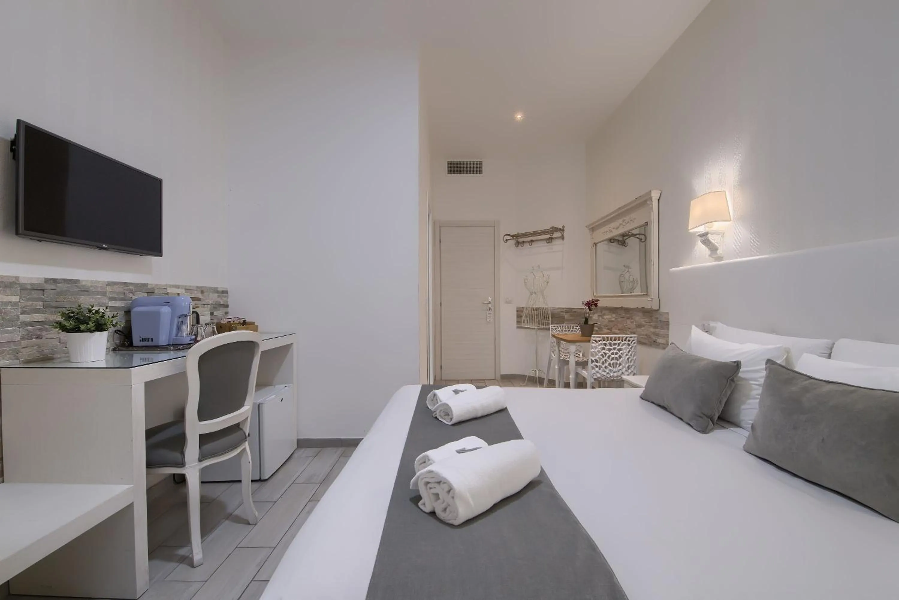 Bed in Vatican Tourist Inn