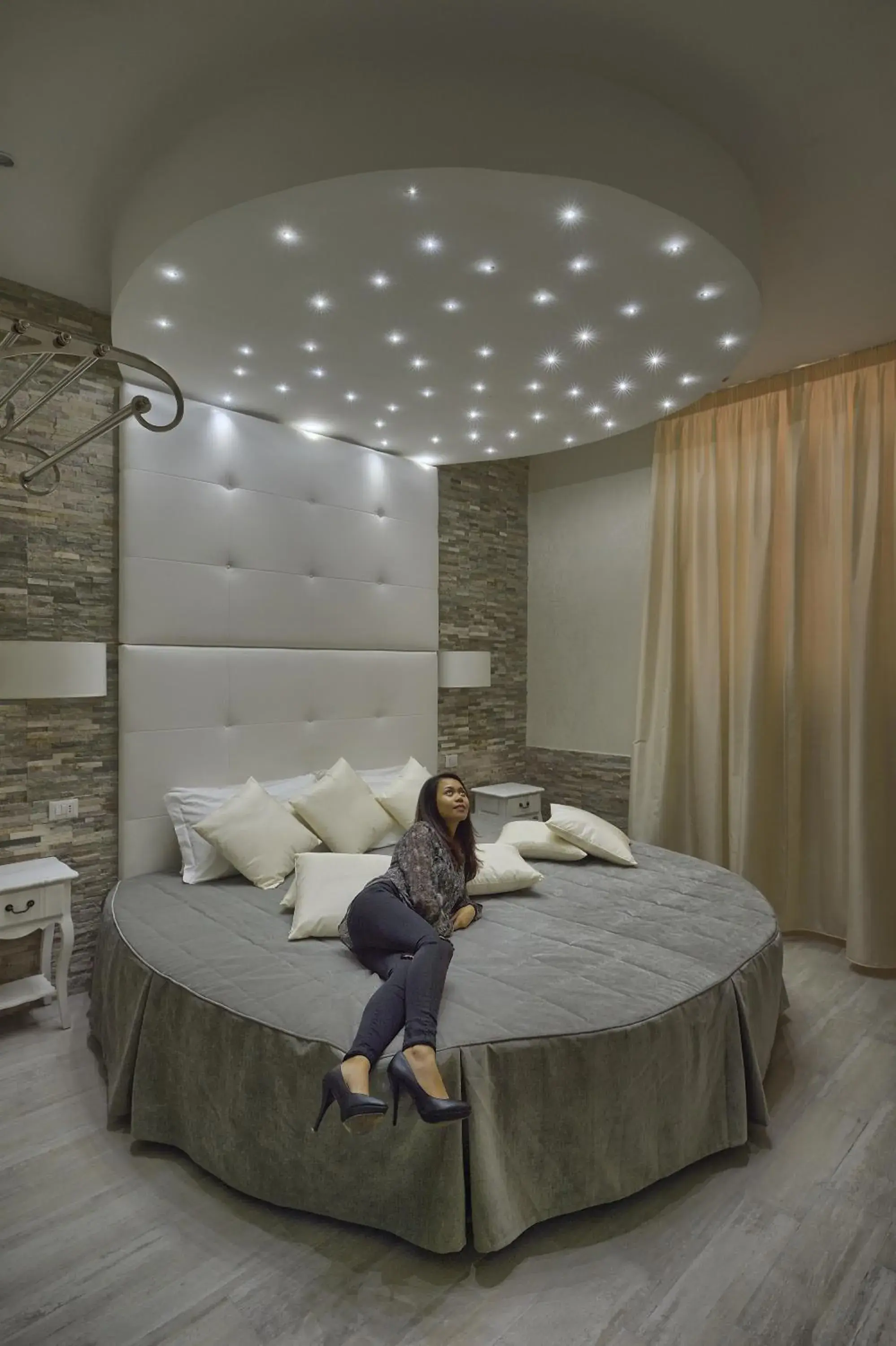 Staff, Bed in Vatican Tourist Inn Staff, Bed in Vatican Tourist Inn