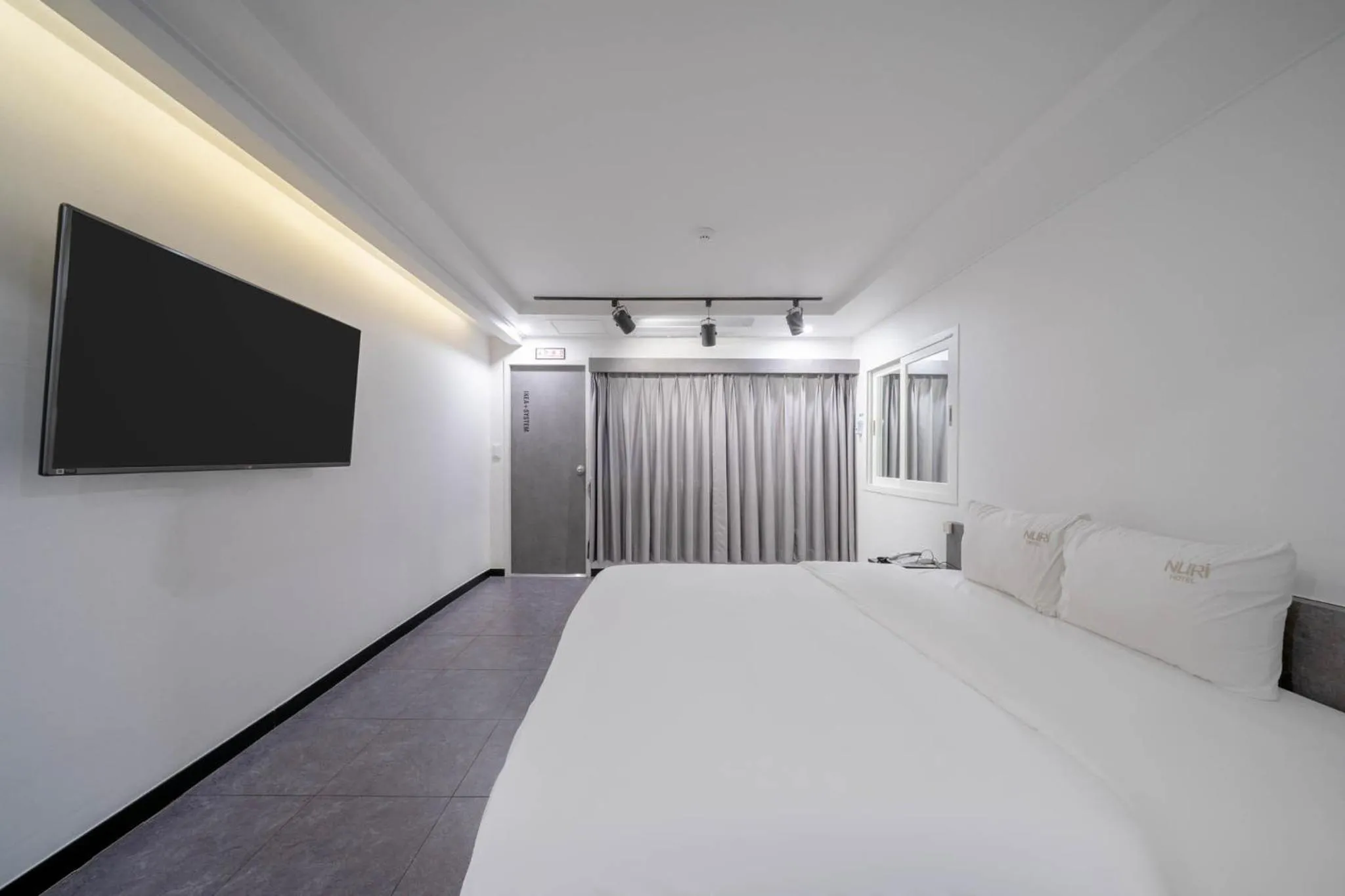Bedroom, Bed in Busan Gwangalli Nuri Hotel