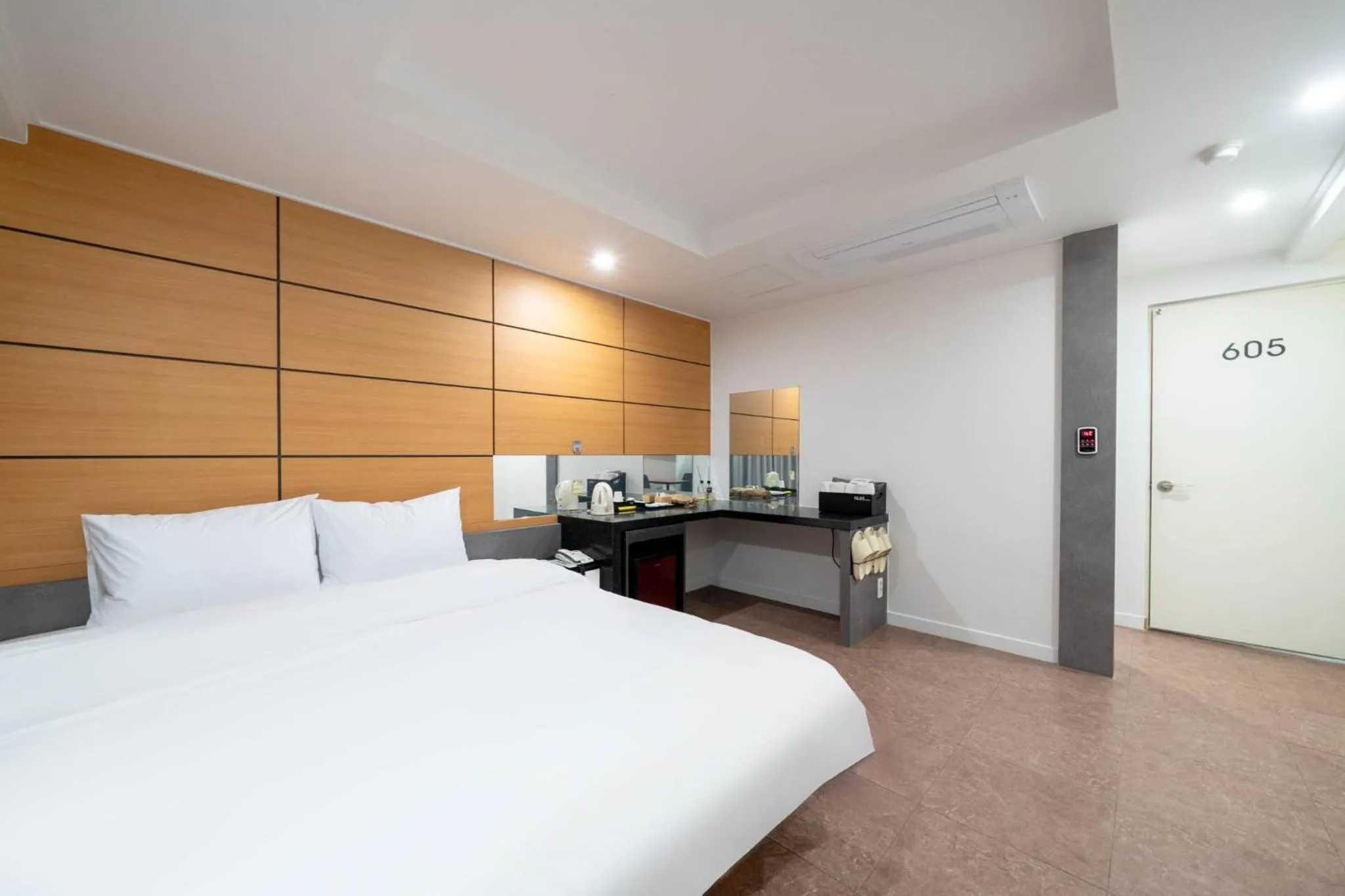 Bedroom, Bed in Busan Gwangalli Nuri Hotel