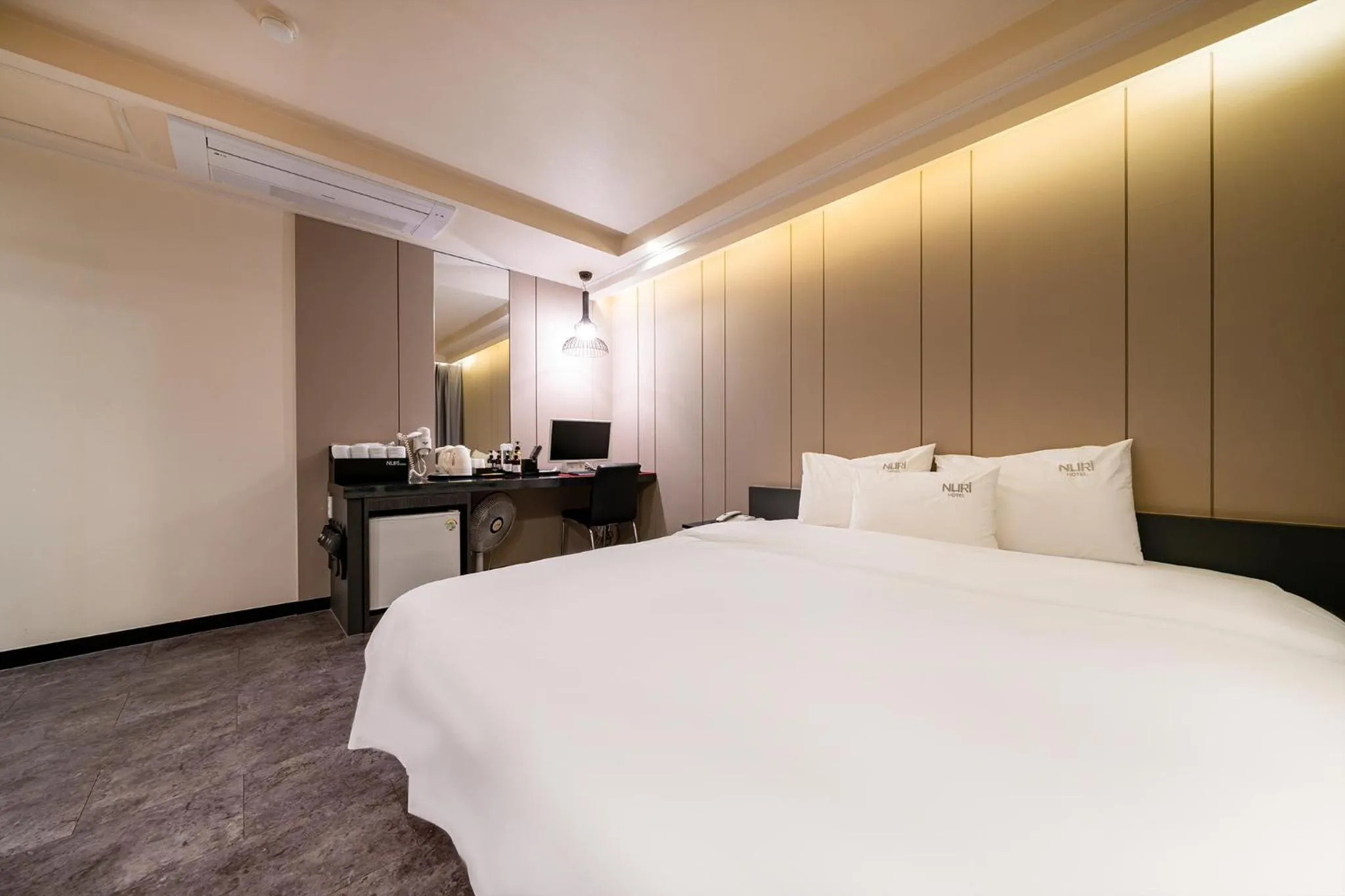 Bed in Busan Gwangalli Nuri Hotel