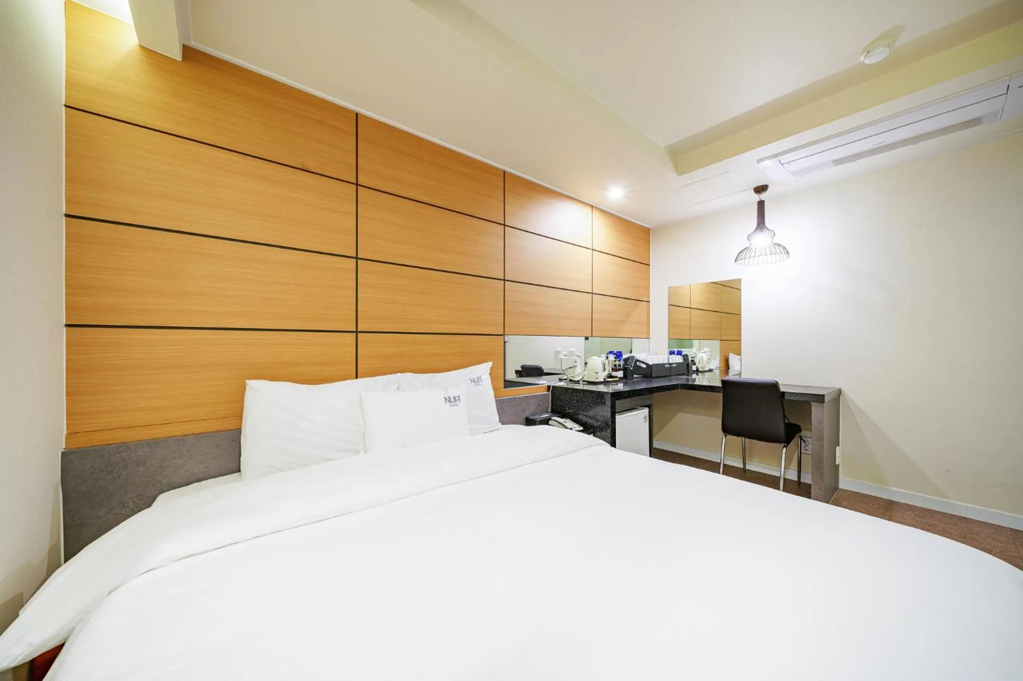 Bed in Busan Gwangalli Nuri Hotel