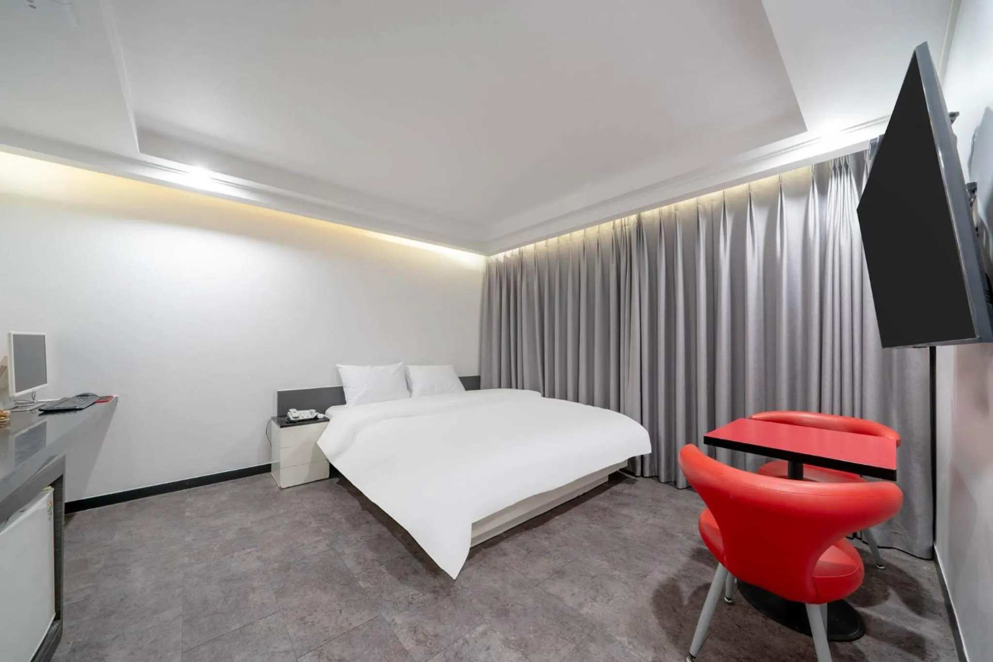 Bedroom, Bed in Busan Gwangalli Nuri Hotel