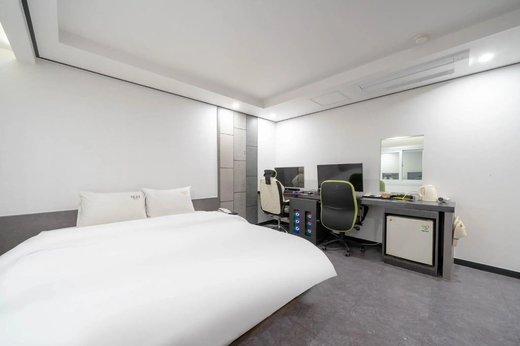 Bedroom, Bed in Busan Gwangalli Nuri Hotel