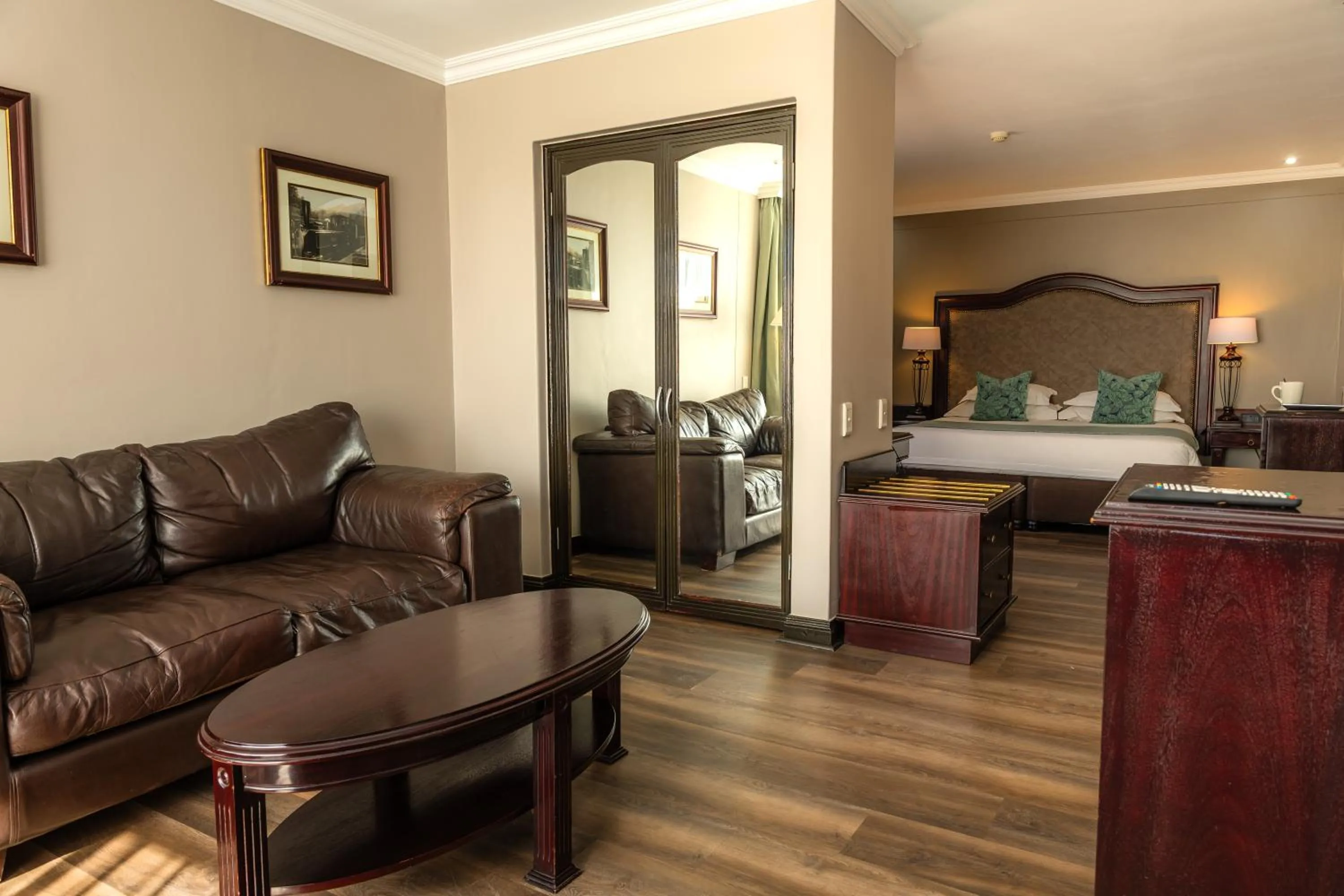 Living room in Premier Hotel Pretoria
