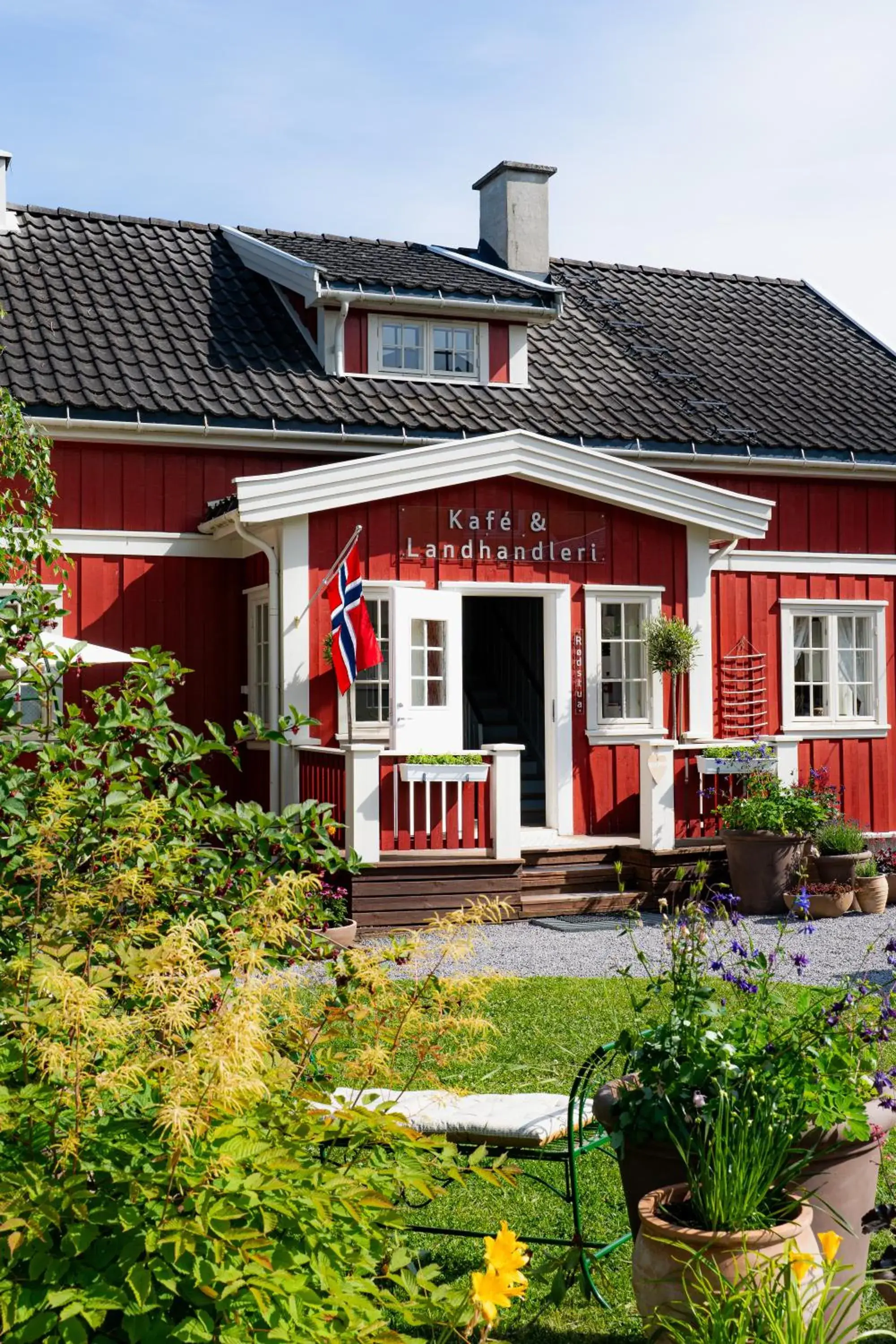 Restaurant/places to eat in Granavolden Hotel & Gjæstgiveri Restaurant/places to eat in Granavolden Hotel & Gjæstgiveri