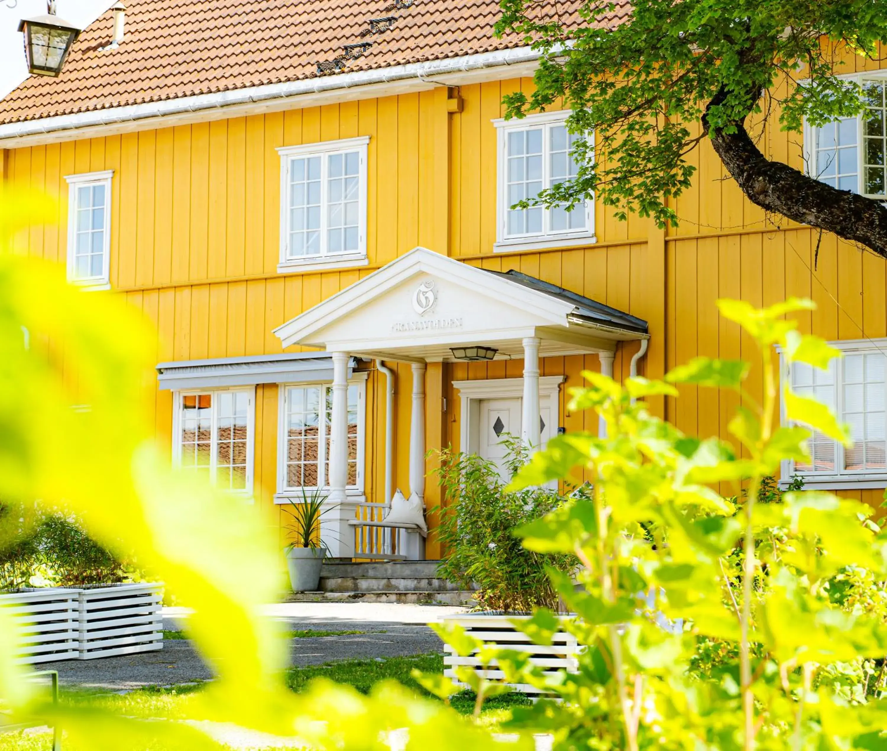 Property building in Granavolden Hotel & Gjæstgiveri Property building in Granavolden Hotel & Gjæstgiveri