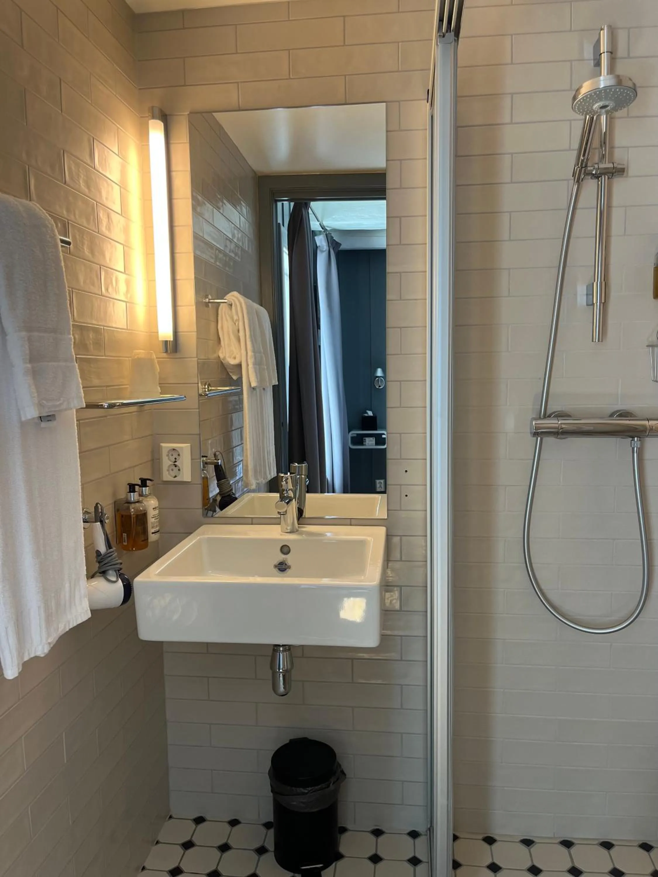 Bathroom in Granavolden Hotel & Gjæstgiveri