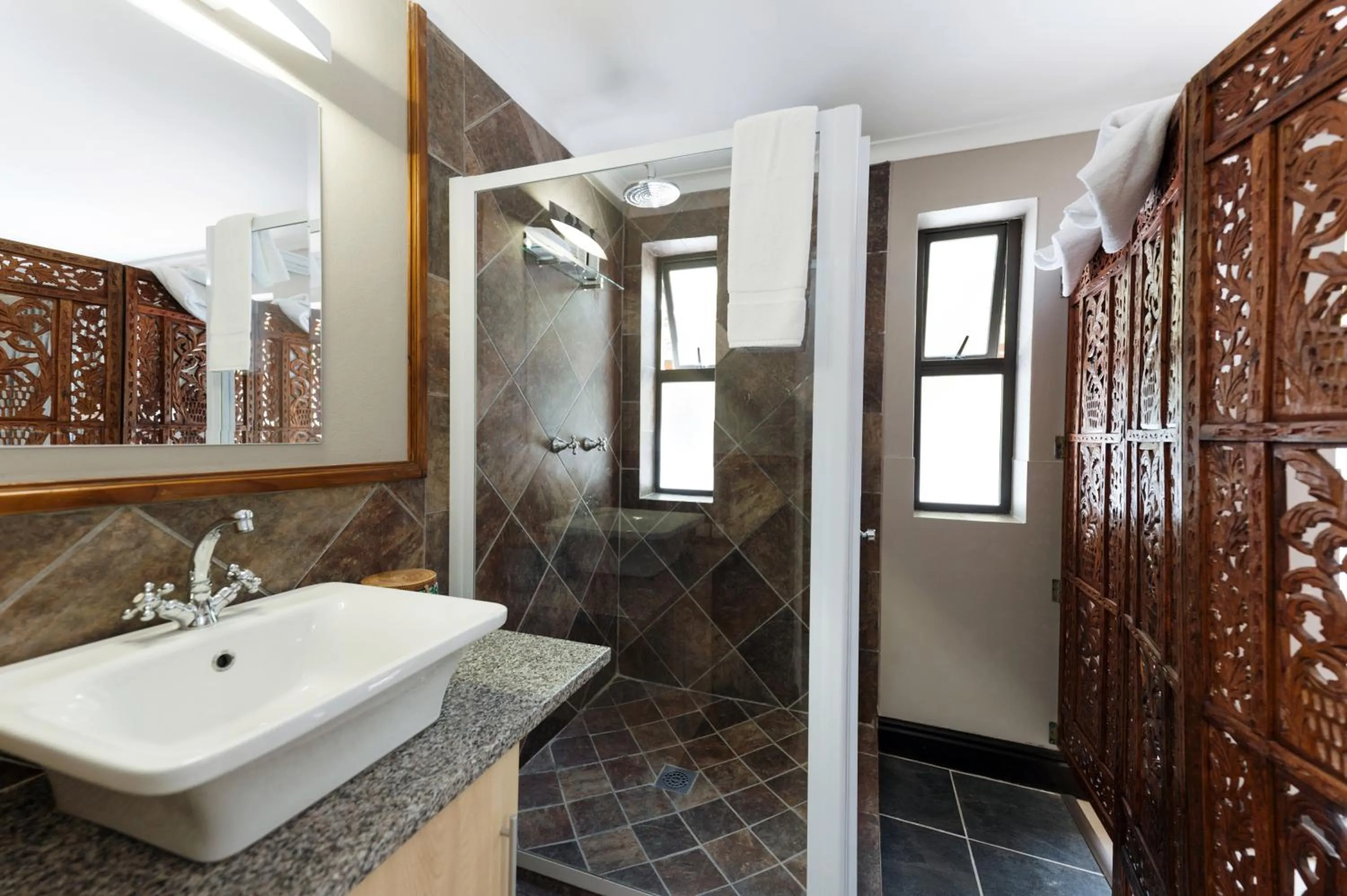 Shower in Whale Away Guest House