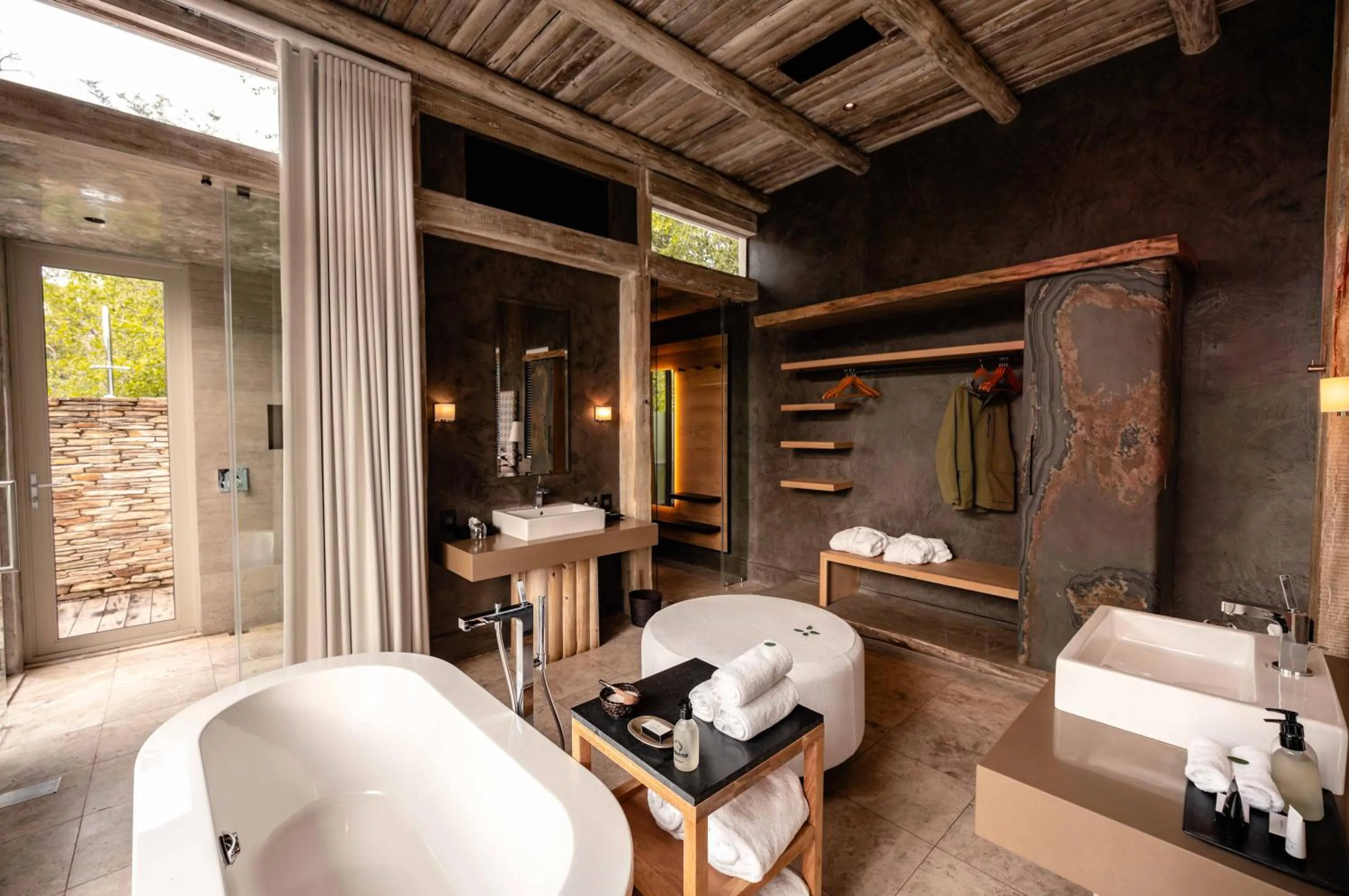 Bathroom in Kapama Karula