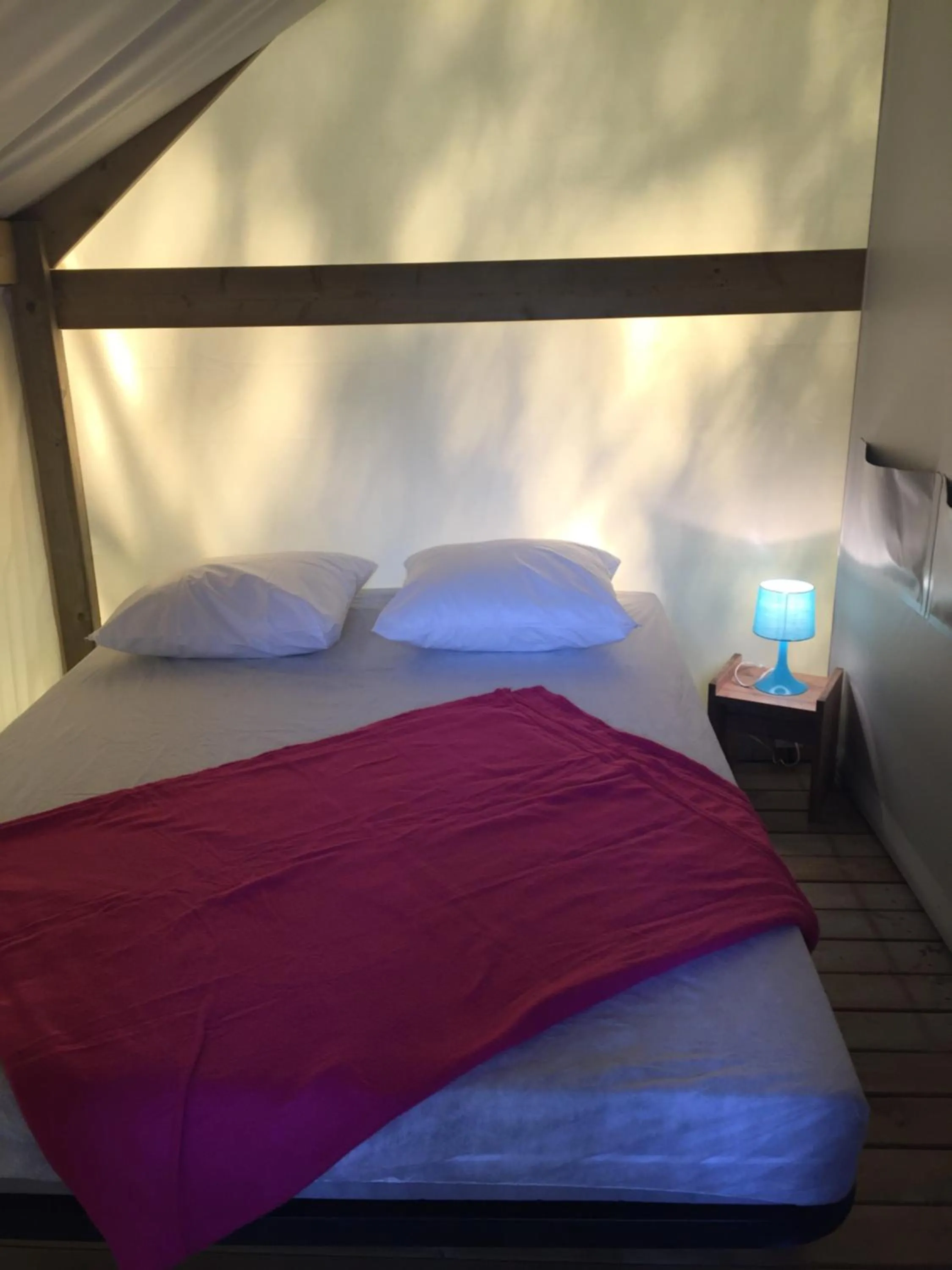 Photo of the whole room, Bed in Camping les Orangers