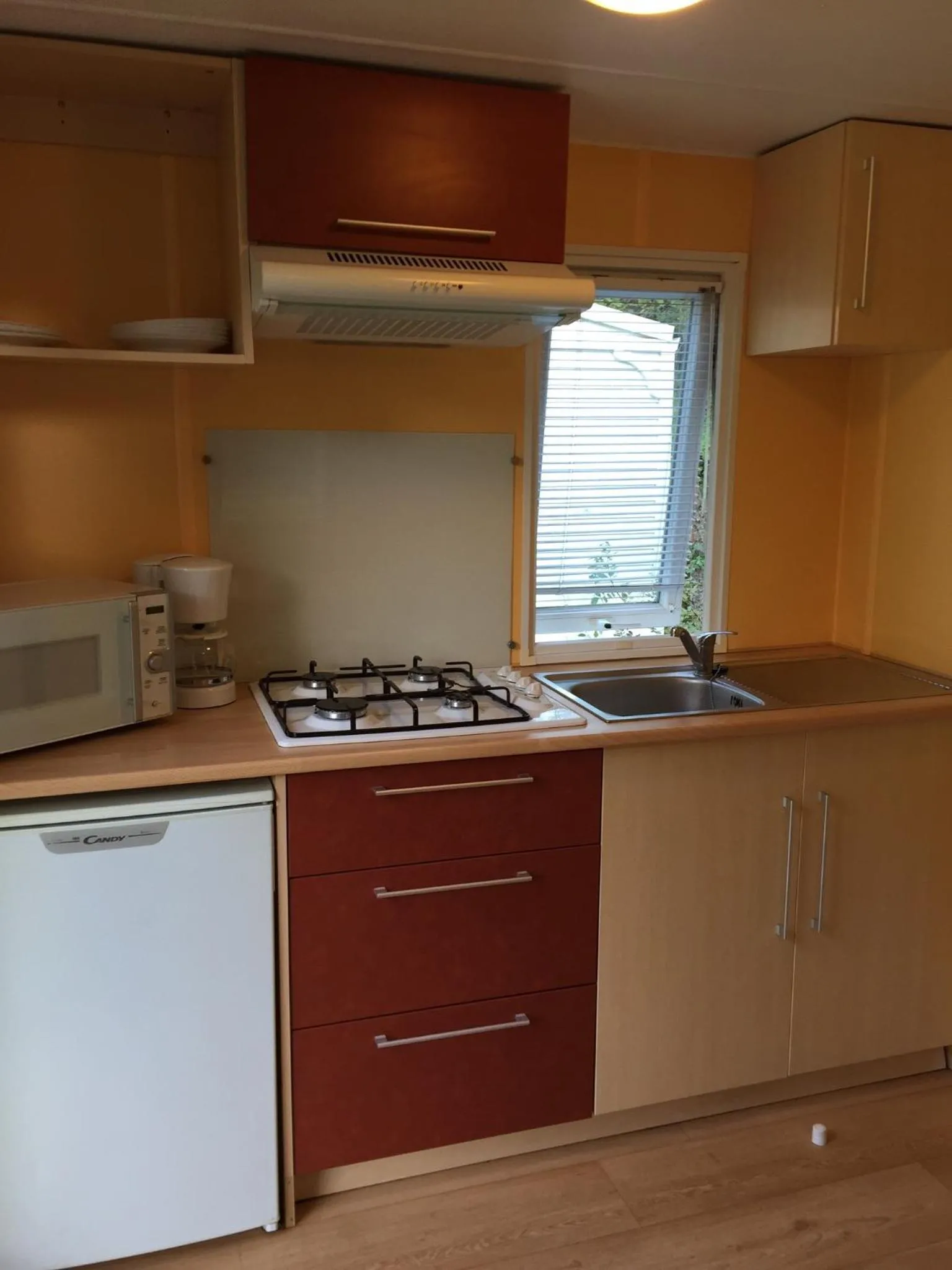 Kitchen or kitchenette in Camping les Orangers