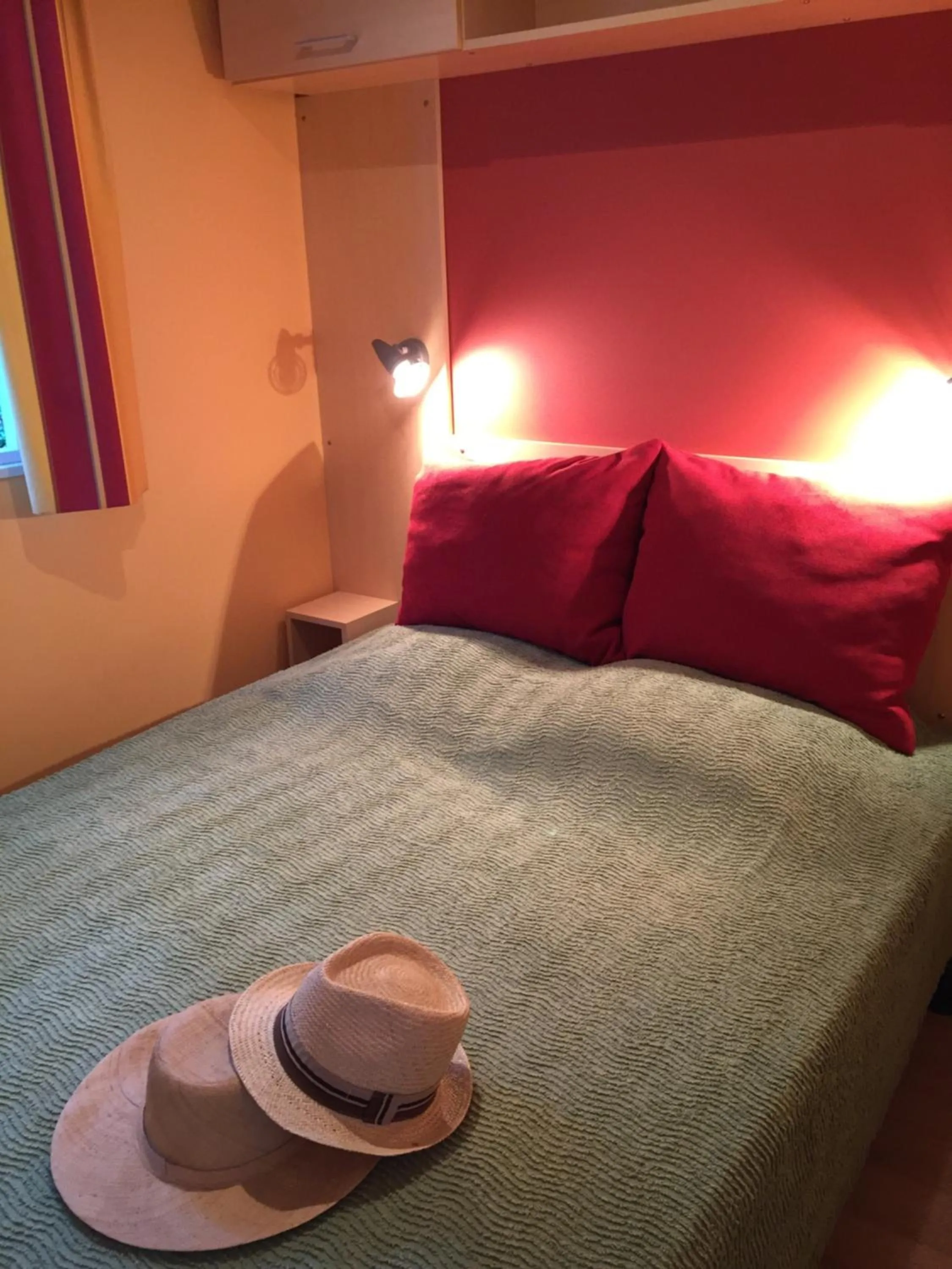 Bed in Camping les Orangers