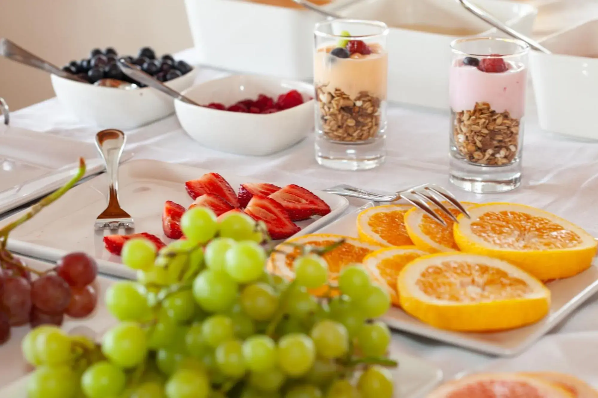 Breakfast in Periwinkle Lodge Guest House Breakfast in Periwinkle Lodge Guest House