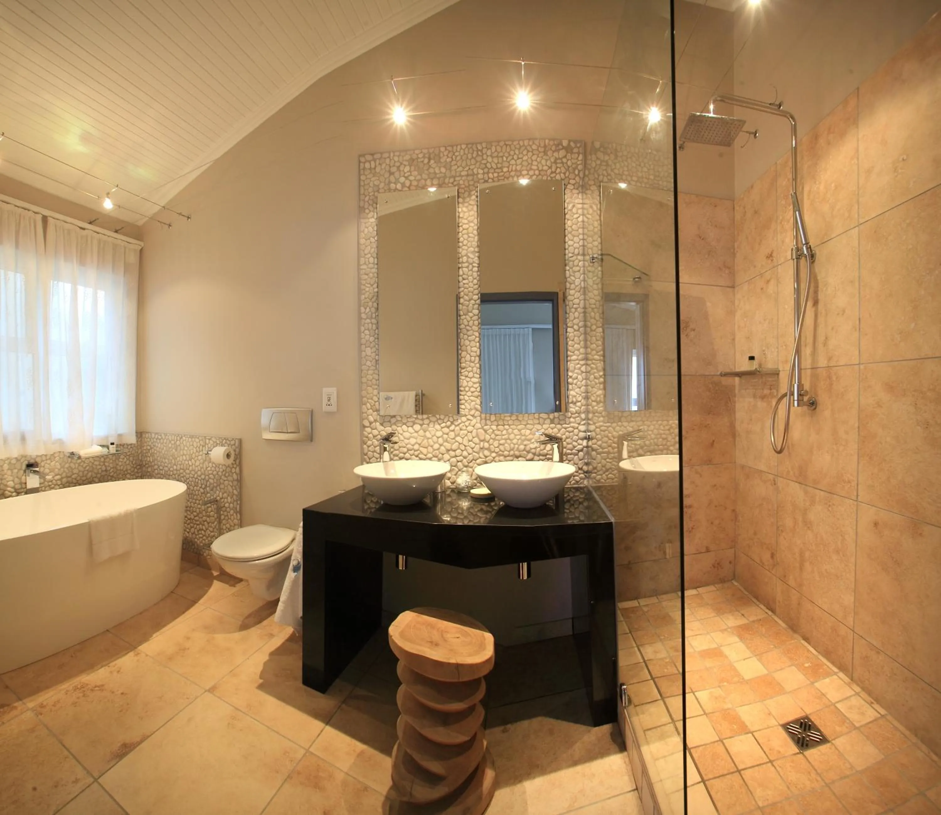Bathroom in Periwinkle Lodge Guest House