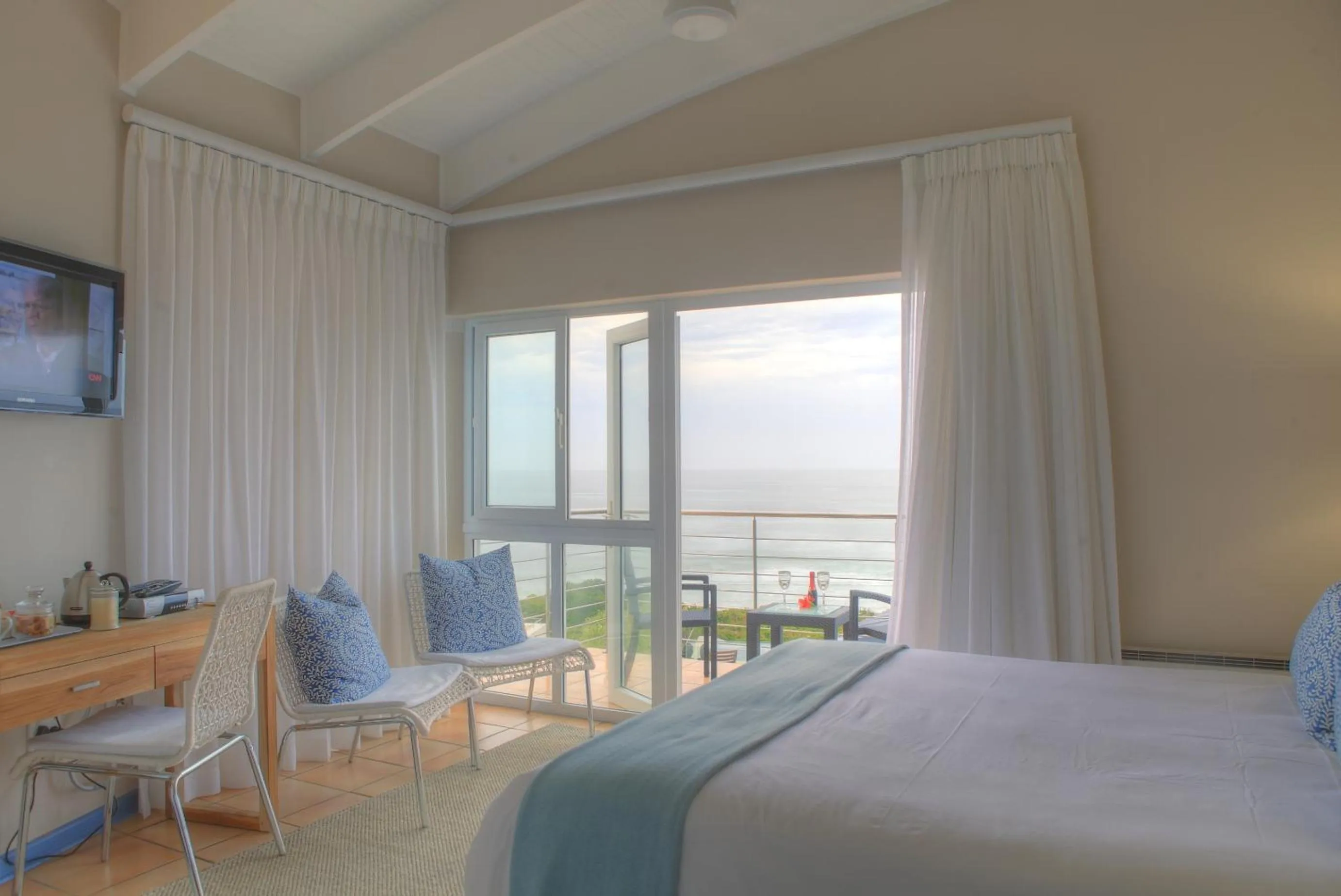 Photo of the whole room, Bed in Periwinkle Lodge Guest House