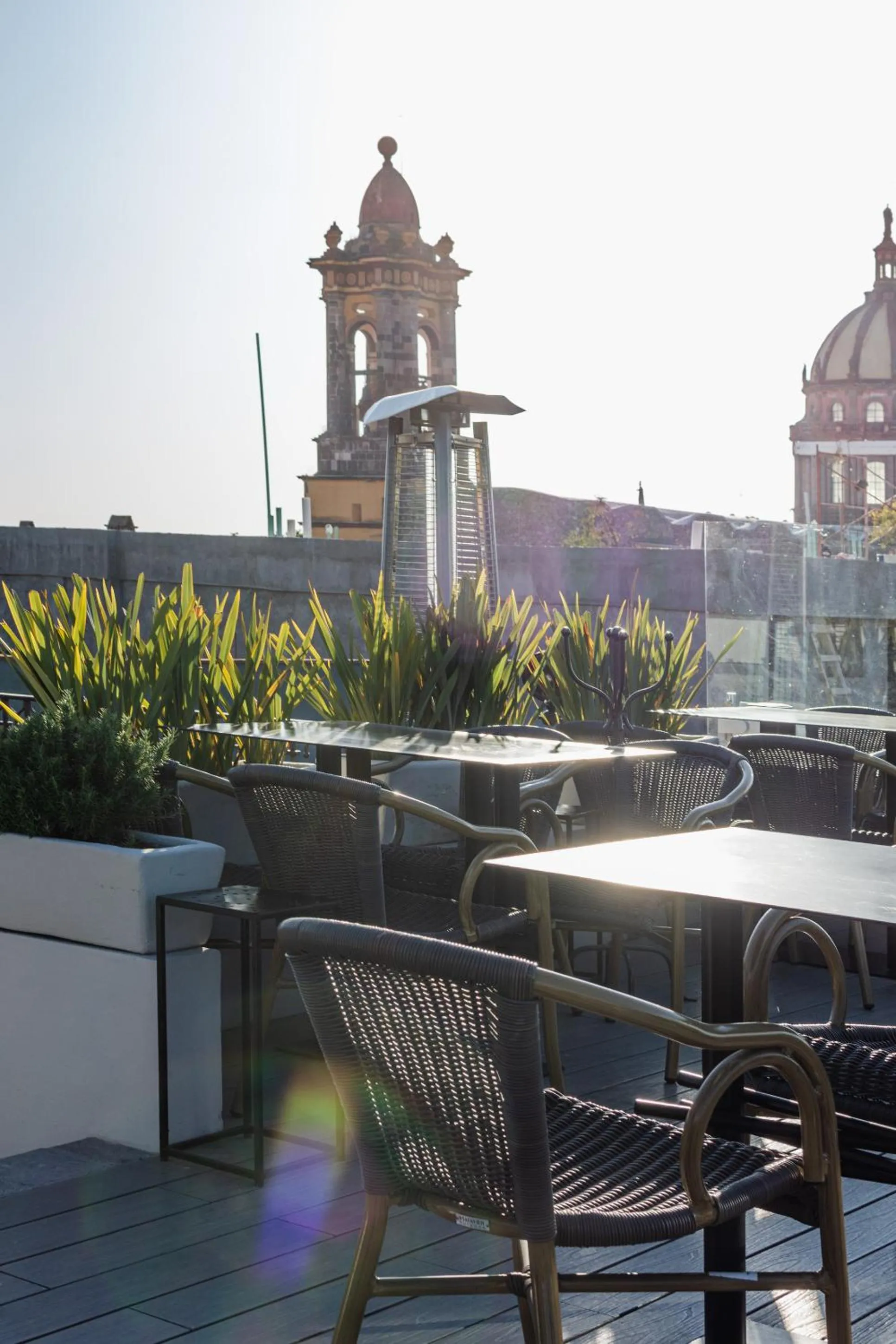 Restaurant/places to eat in Casa 1810 Hotel Boutique