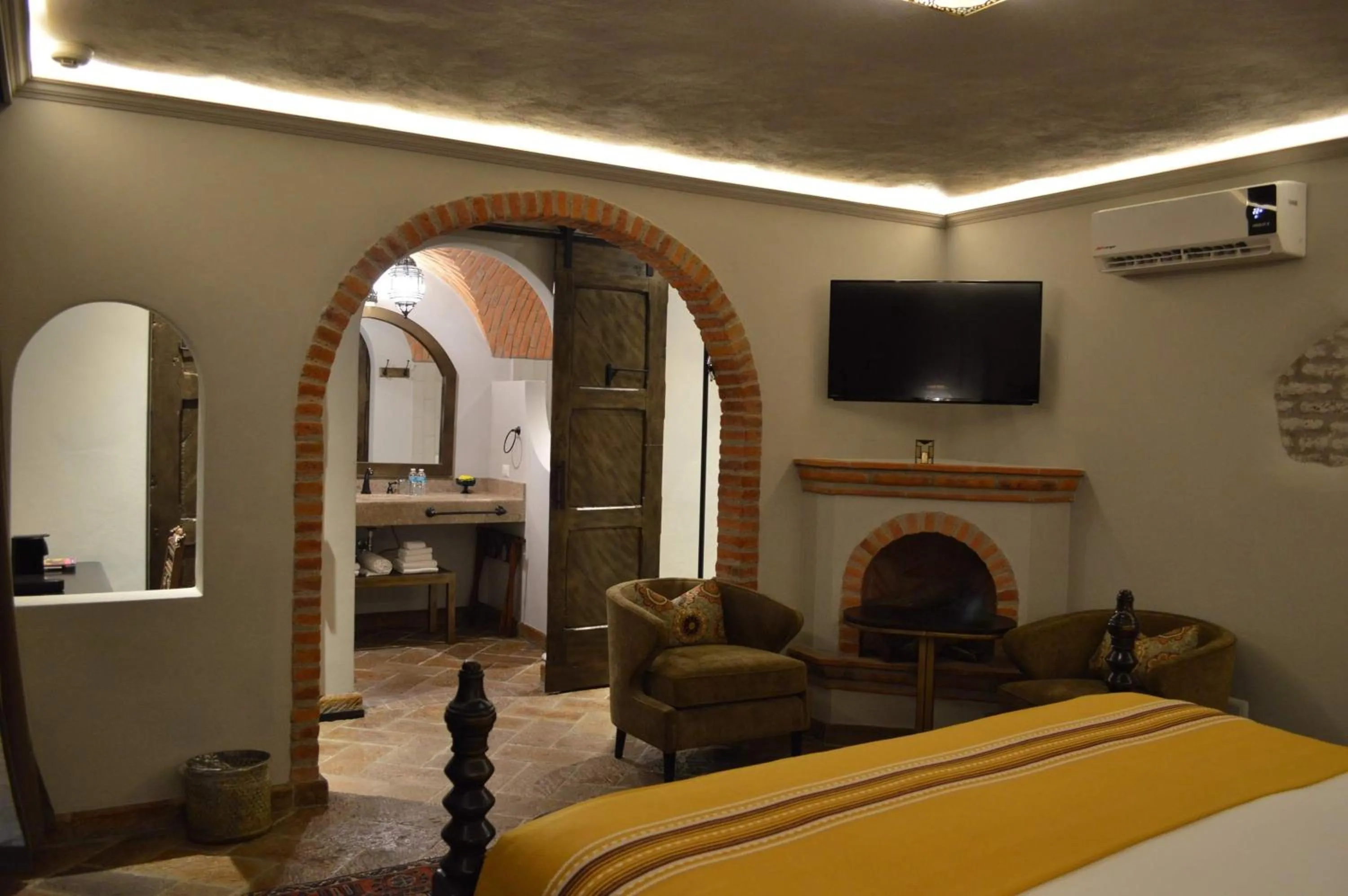 Living room, Bed in Casa 1810 Hotel Boutique