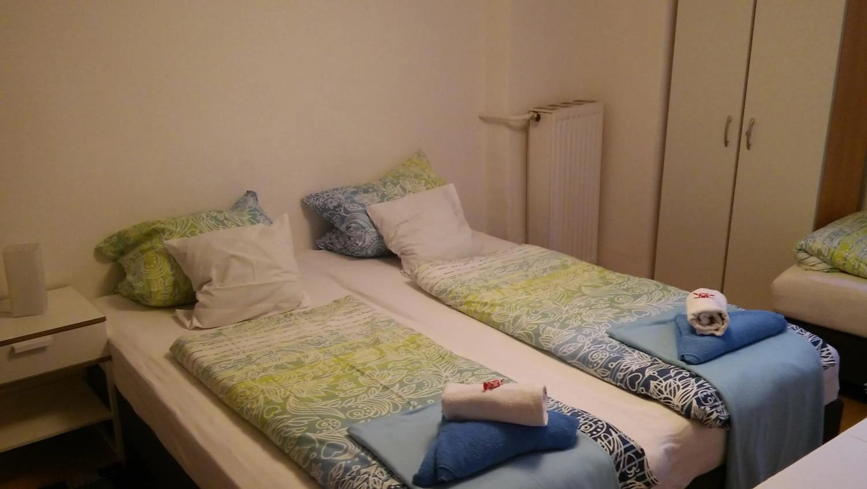 Bedroom, Bed in Cityhotel Junger Fuchs