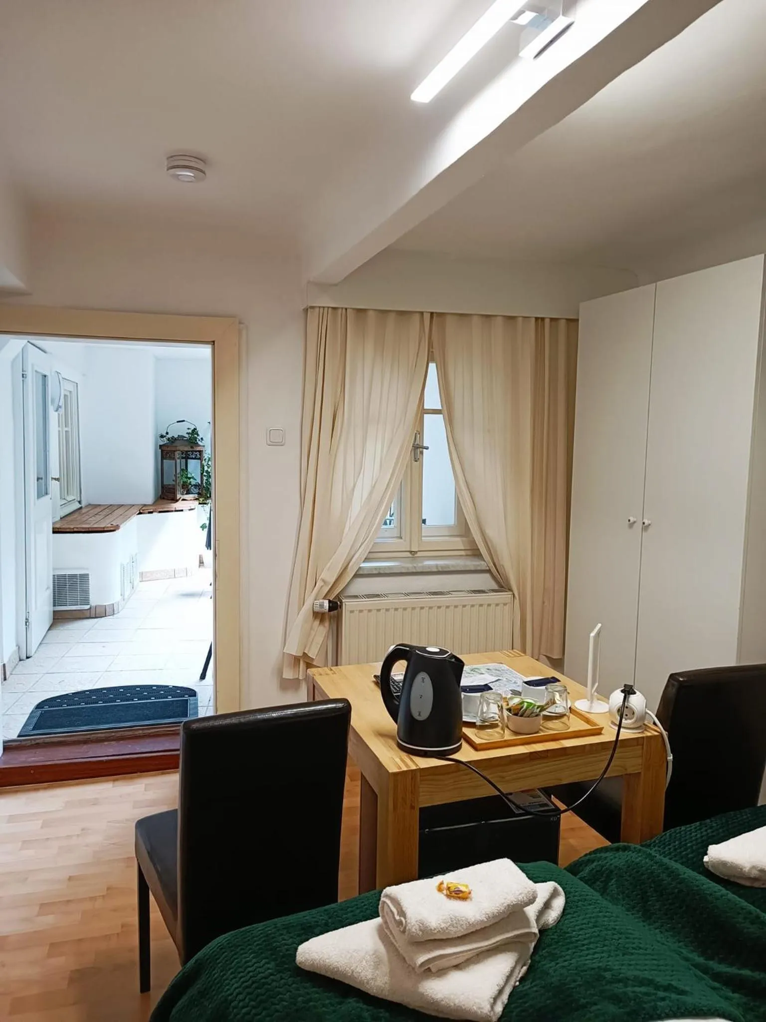 Photo of the whole room, Bed in Cityhotel Junger Fuchs