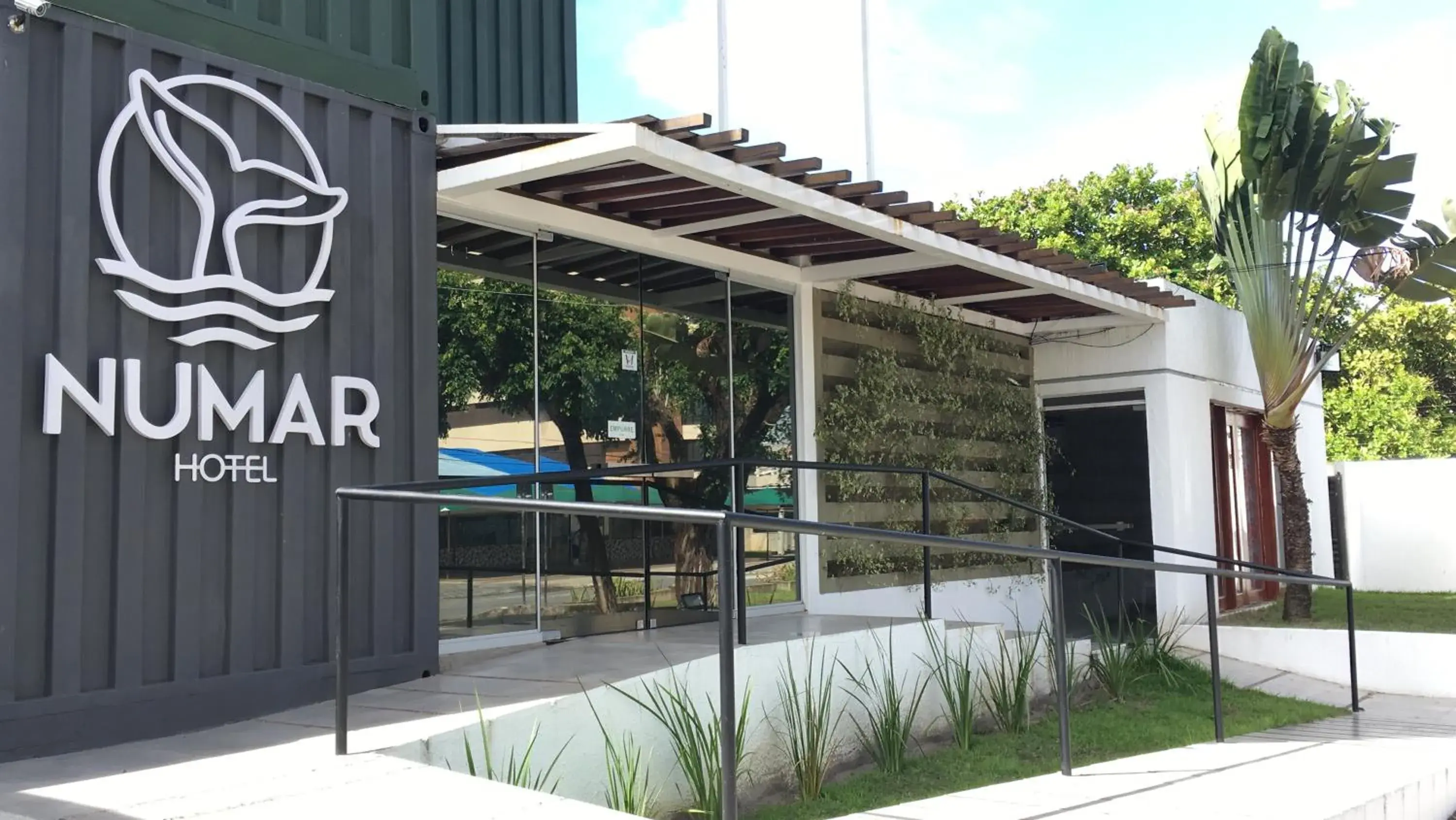 Facade/entrance in NUMAR Hotel Facade/entrance in NUMAR Hotel