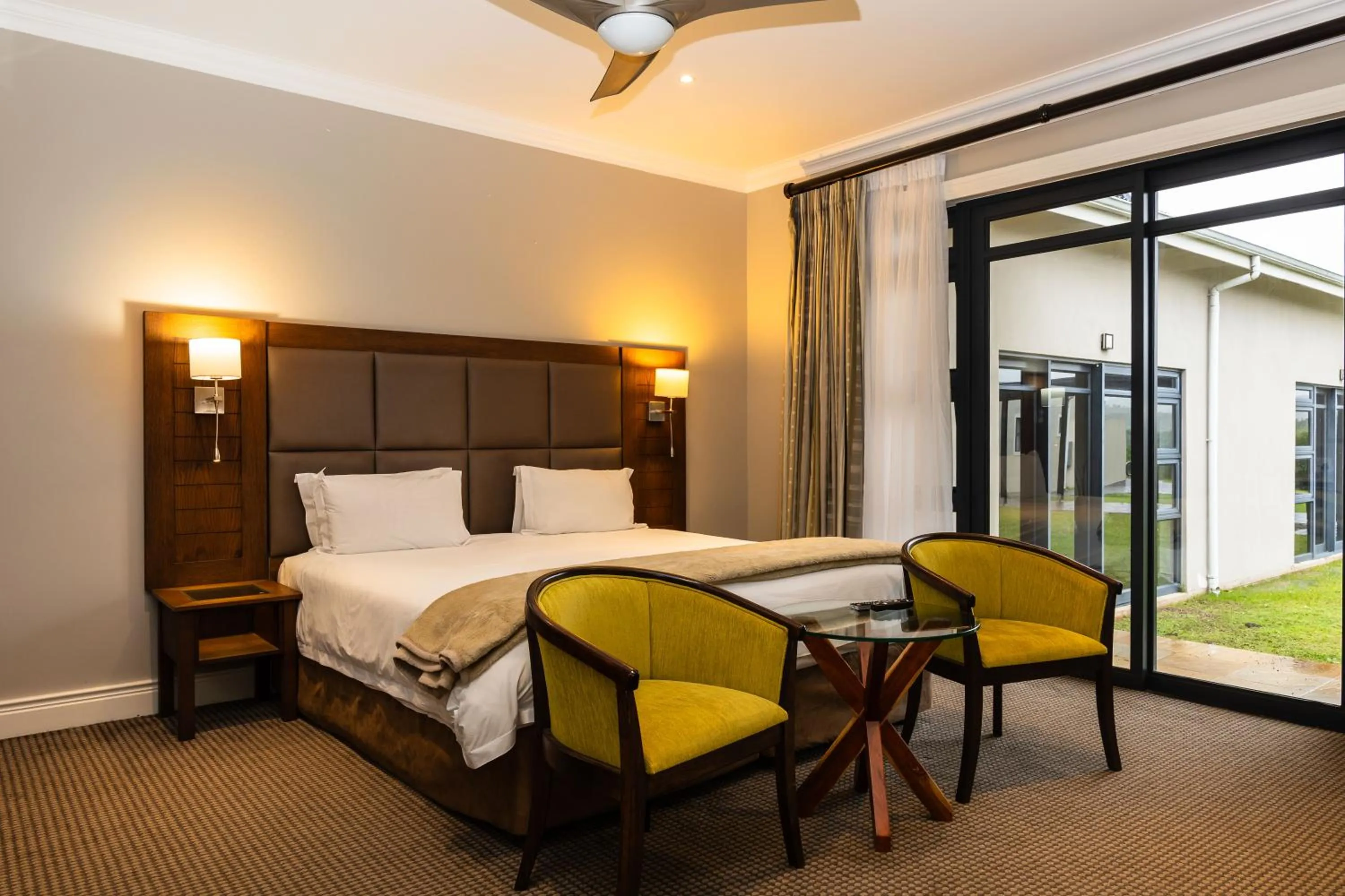 Bed in Premier Resort Mpongo Private Game Reserve