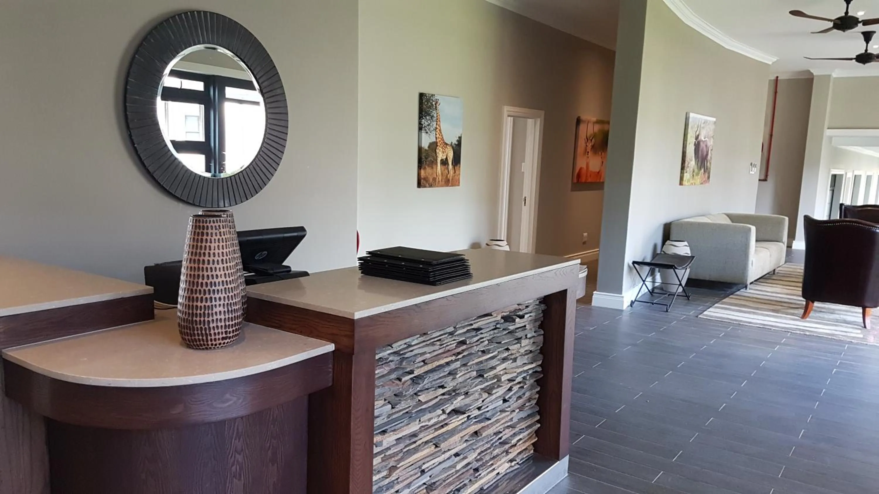 Communal lounge/ TV room in Premier Resort Mpongo Private Game Reserve