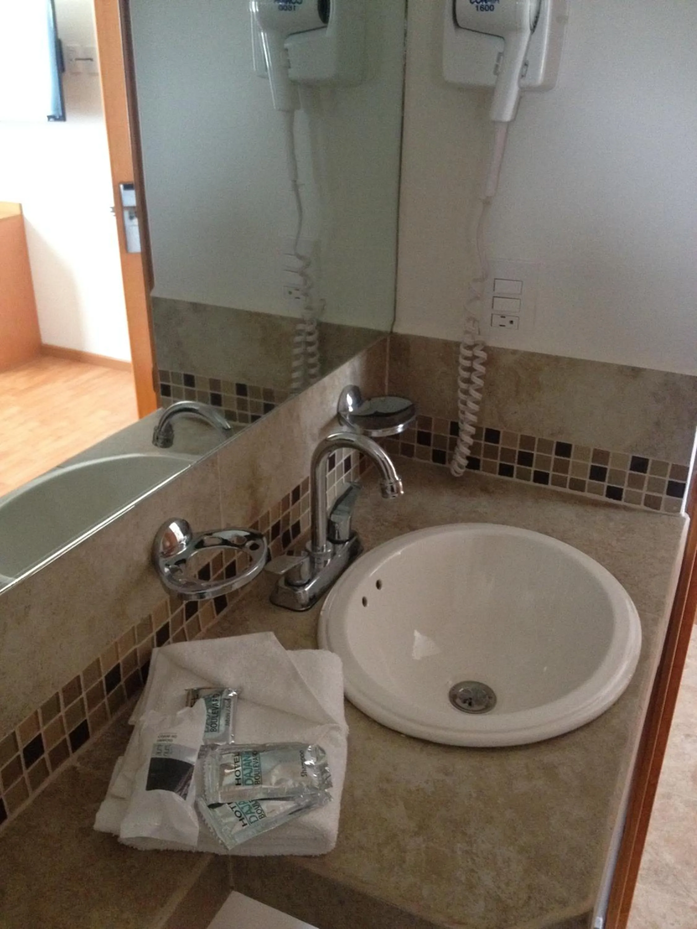 Bathroom in Hotel Dajana Boulevard