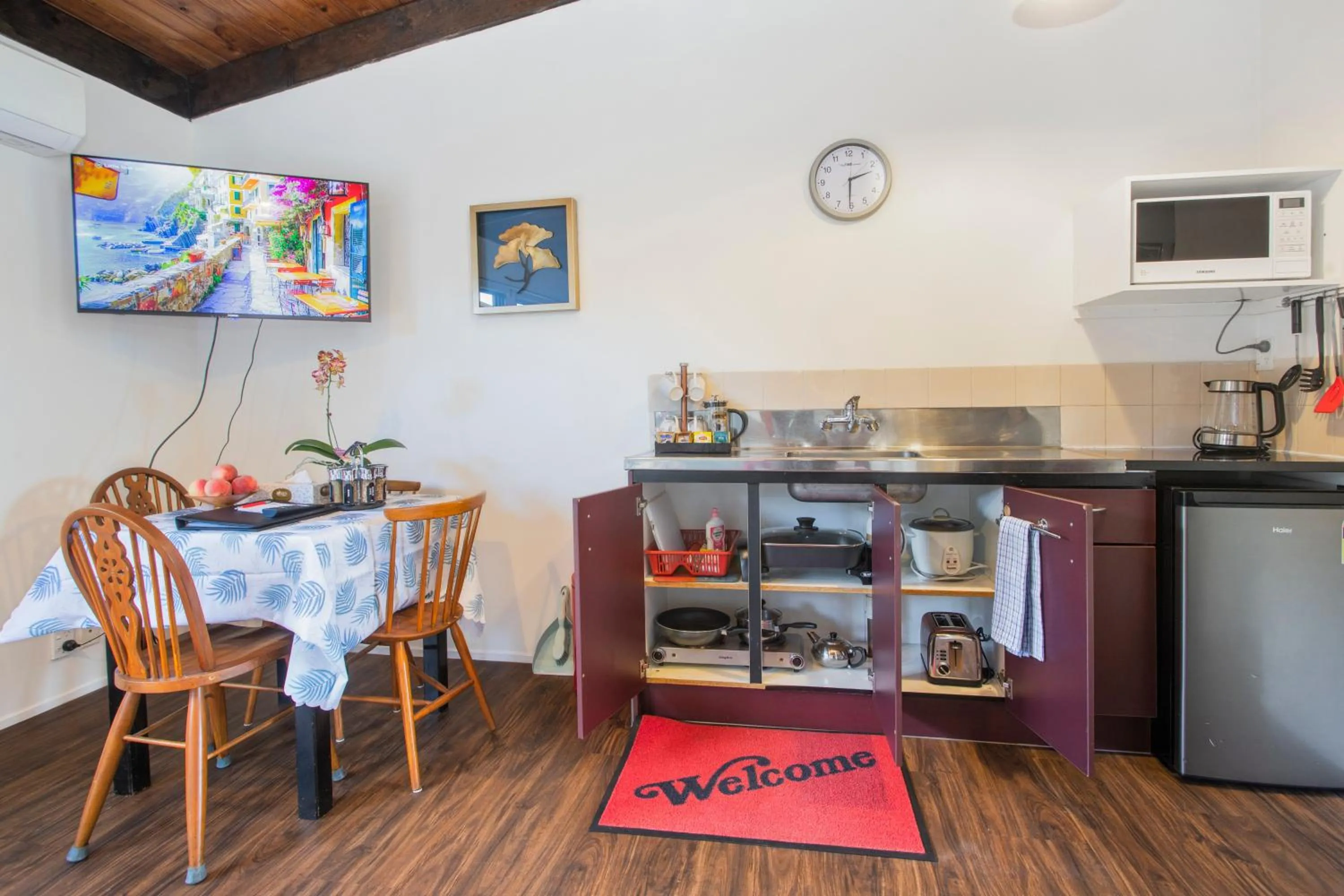 TV and multimedia in Grange Motel