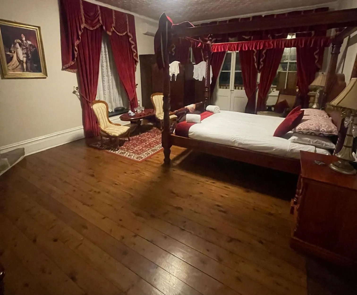 air conditioner, Bed in Wisemans Inn