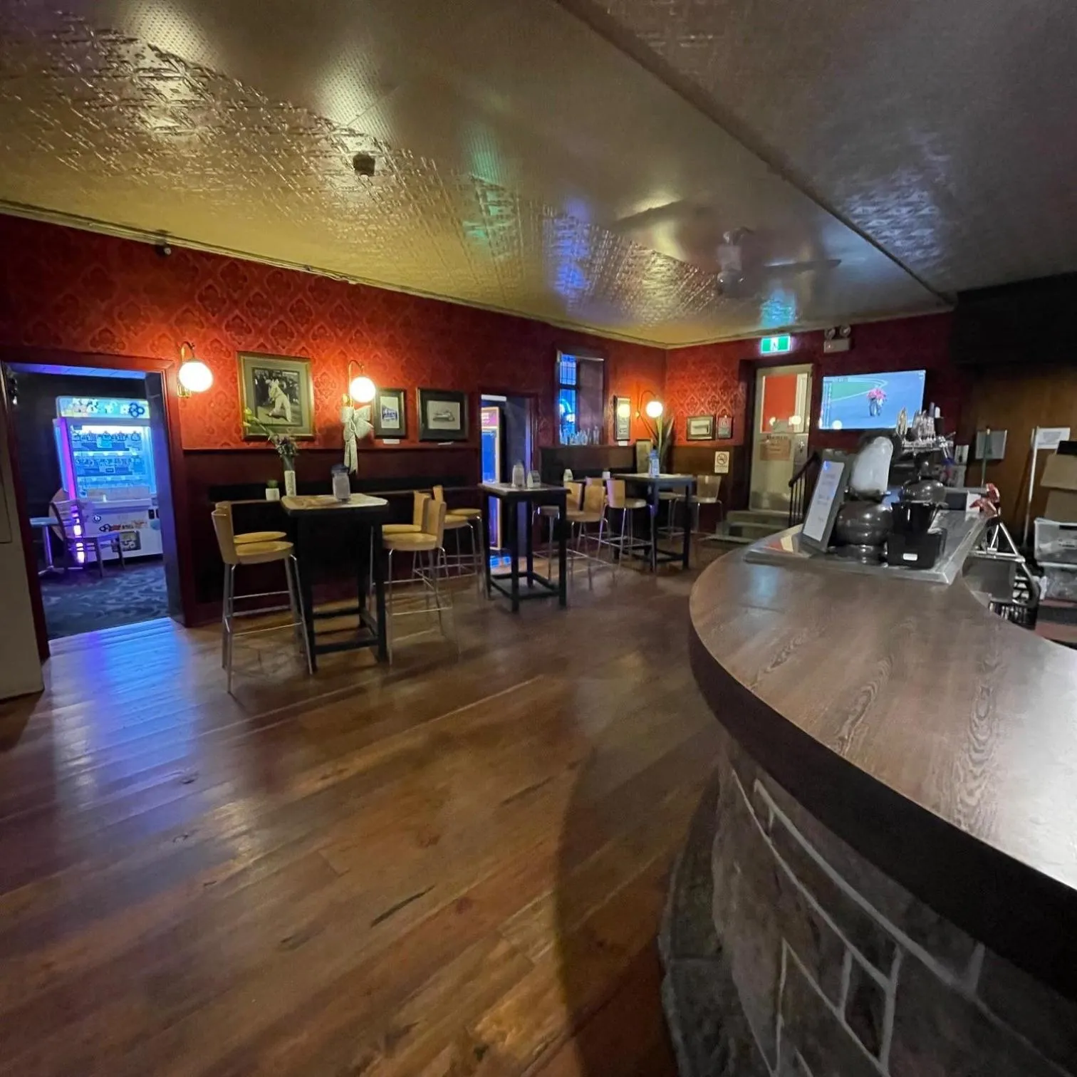 Food and drinks in Wisemans Inn