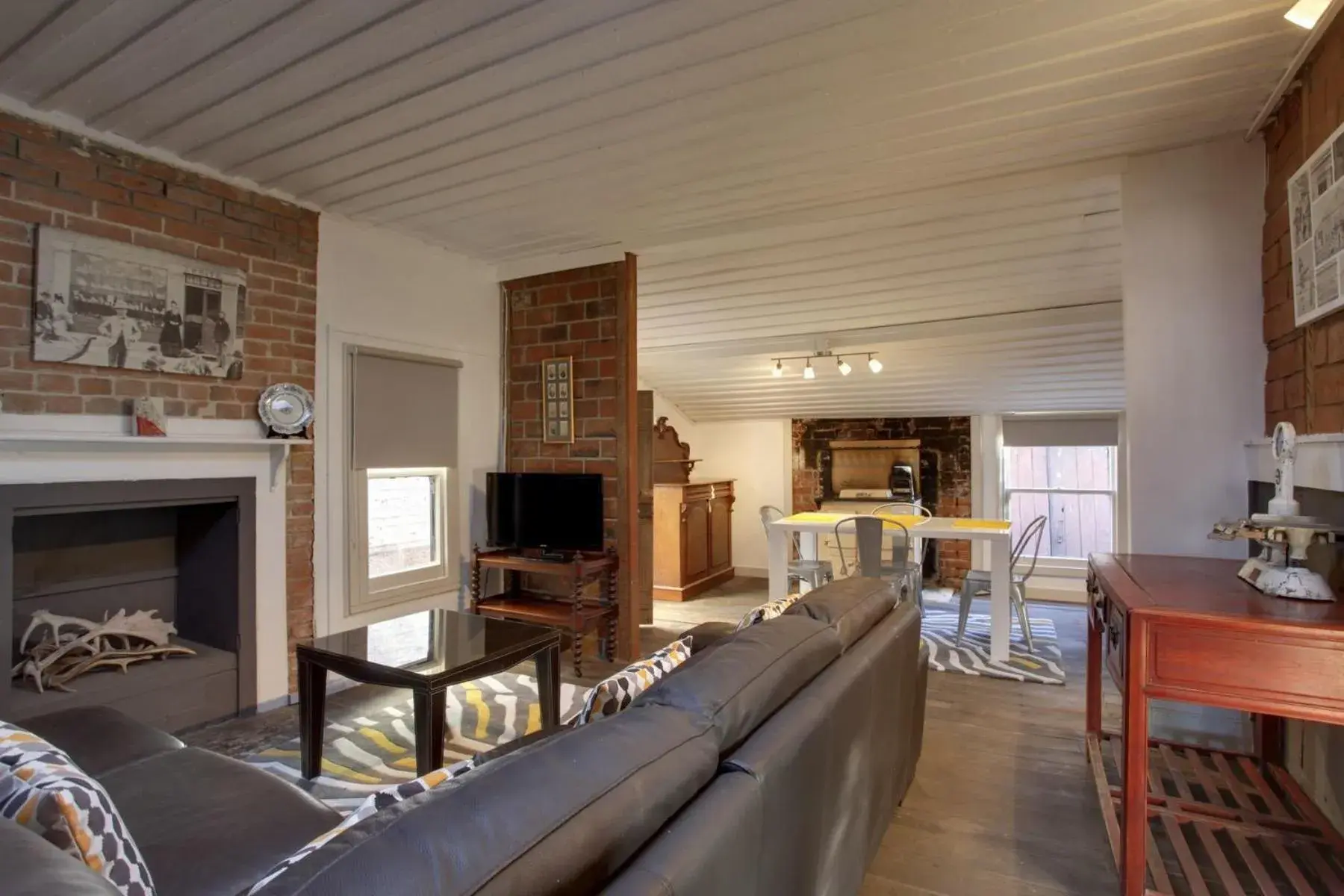 Two-Bedroom House in Whites Corner Two-Bedroom House in Whites Corner