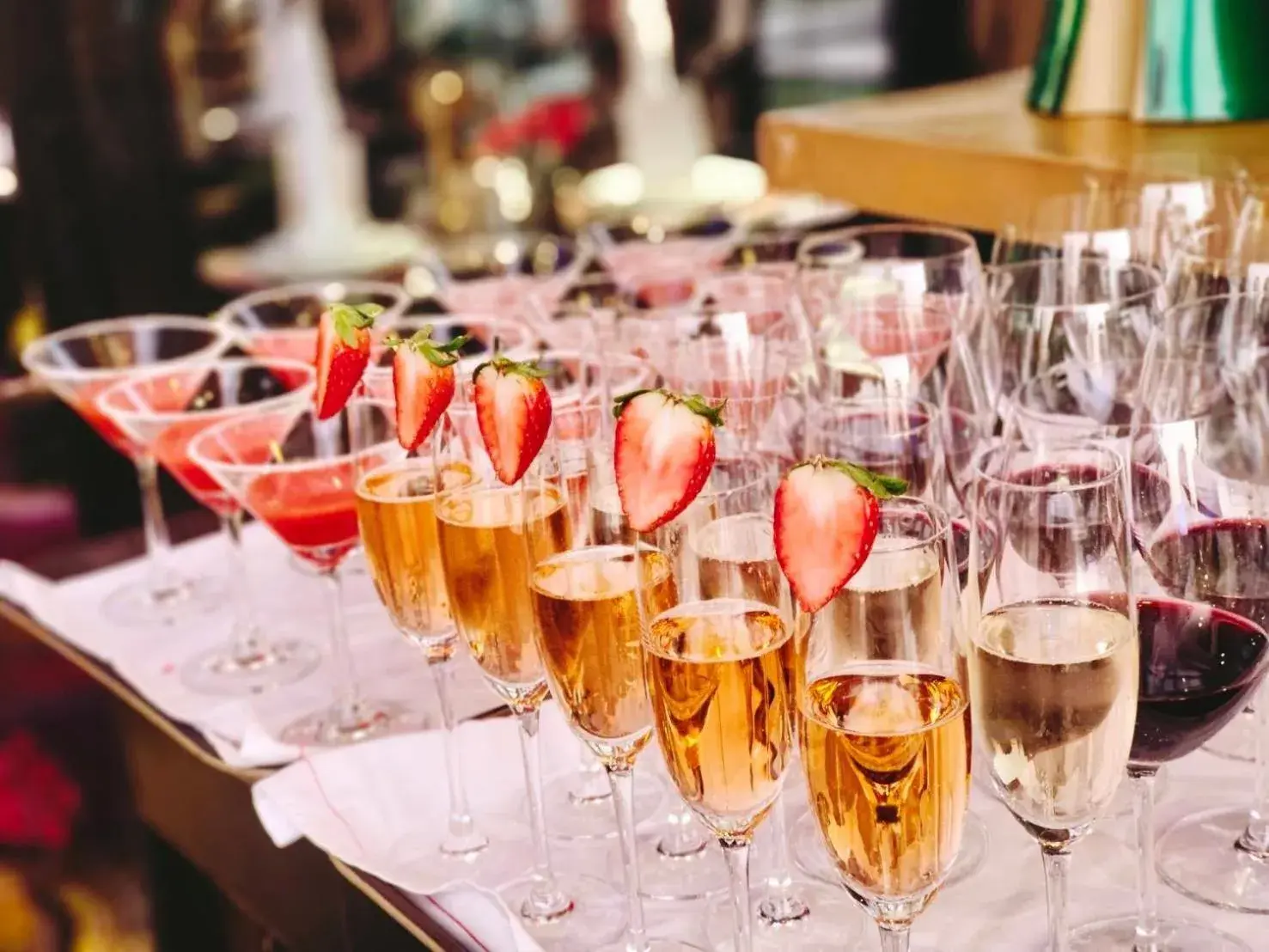 Lounge or bar in Hotel Clover Asoke - SHA Extra Plus Lounge or bar in Hotel Clover Asoke - SHA Extra Plus