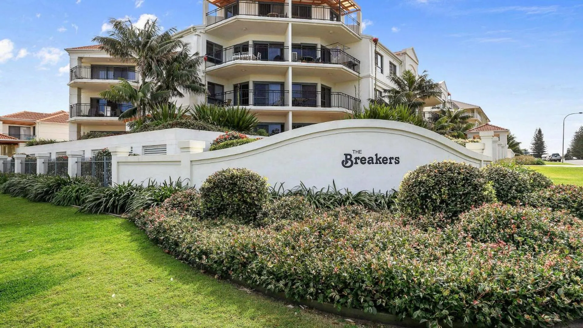 The Breakers Yamba