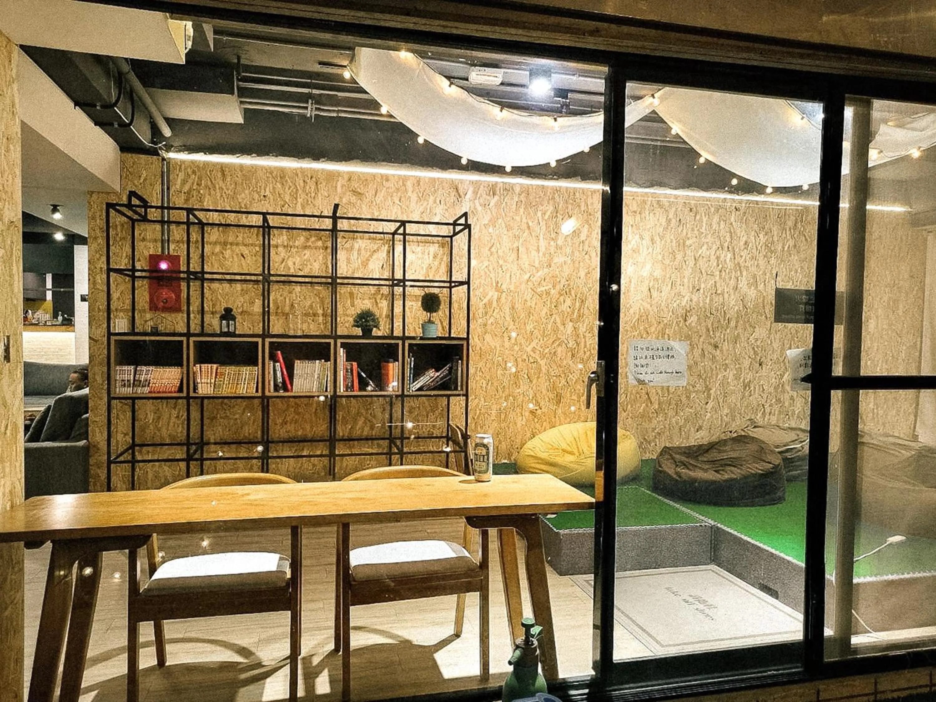 Living room in Meeting Mates Hostel