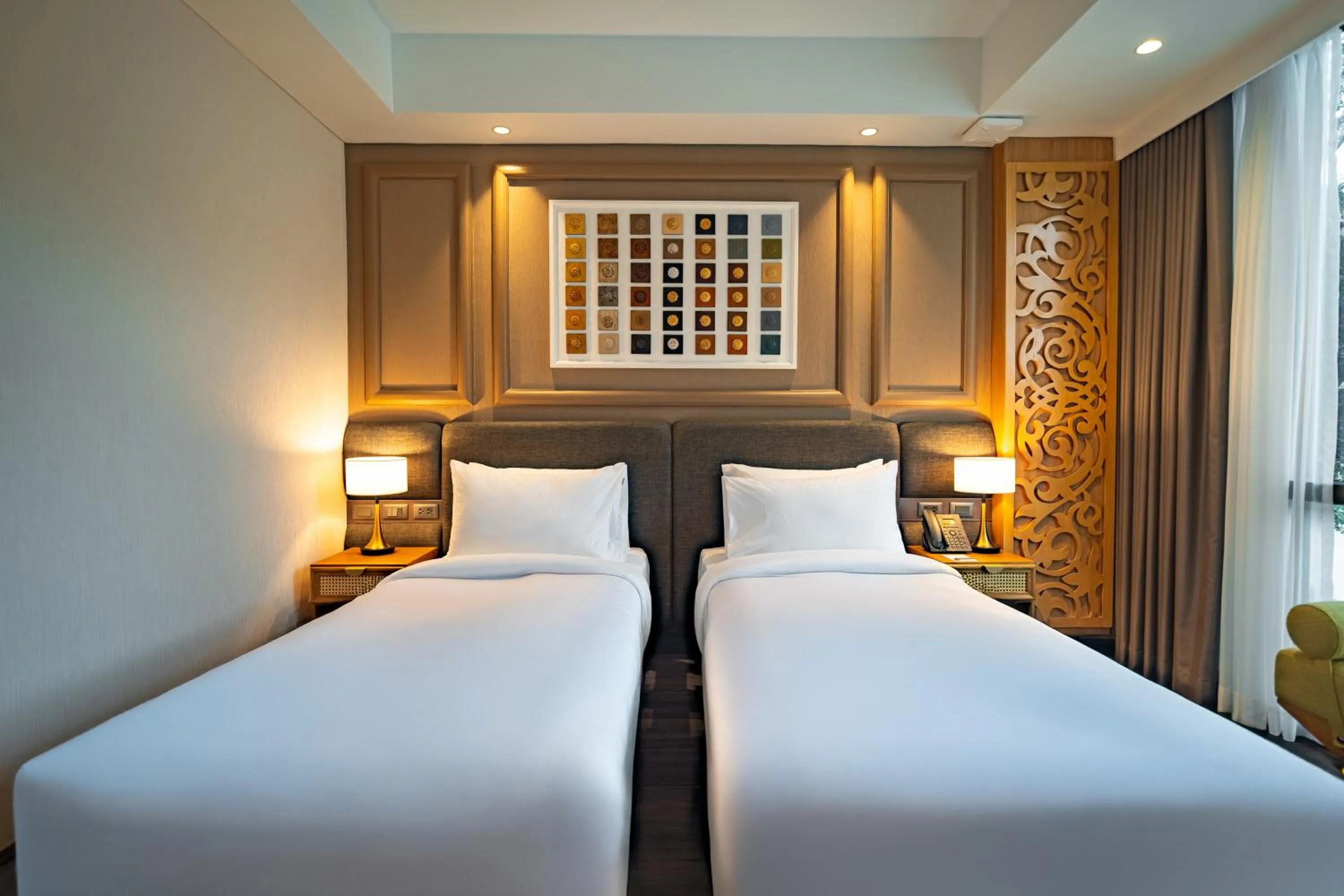 Bed in The Henry Glass House Clark