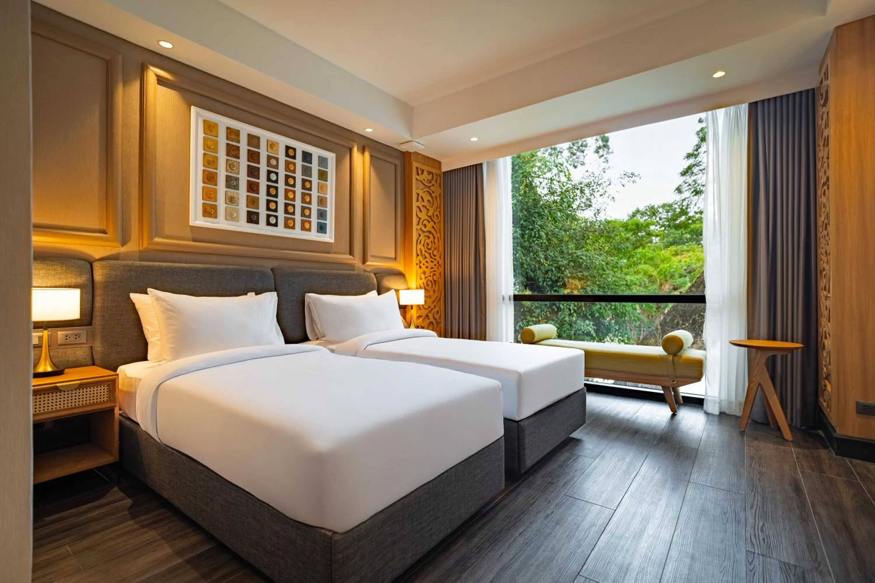 Bedroom, Bed in The Henry Glass House Clark