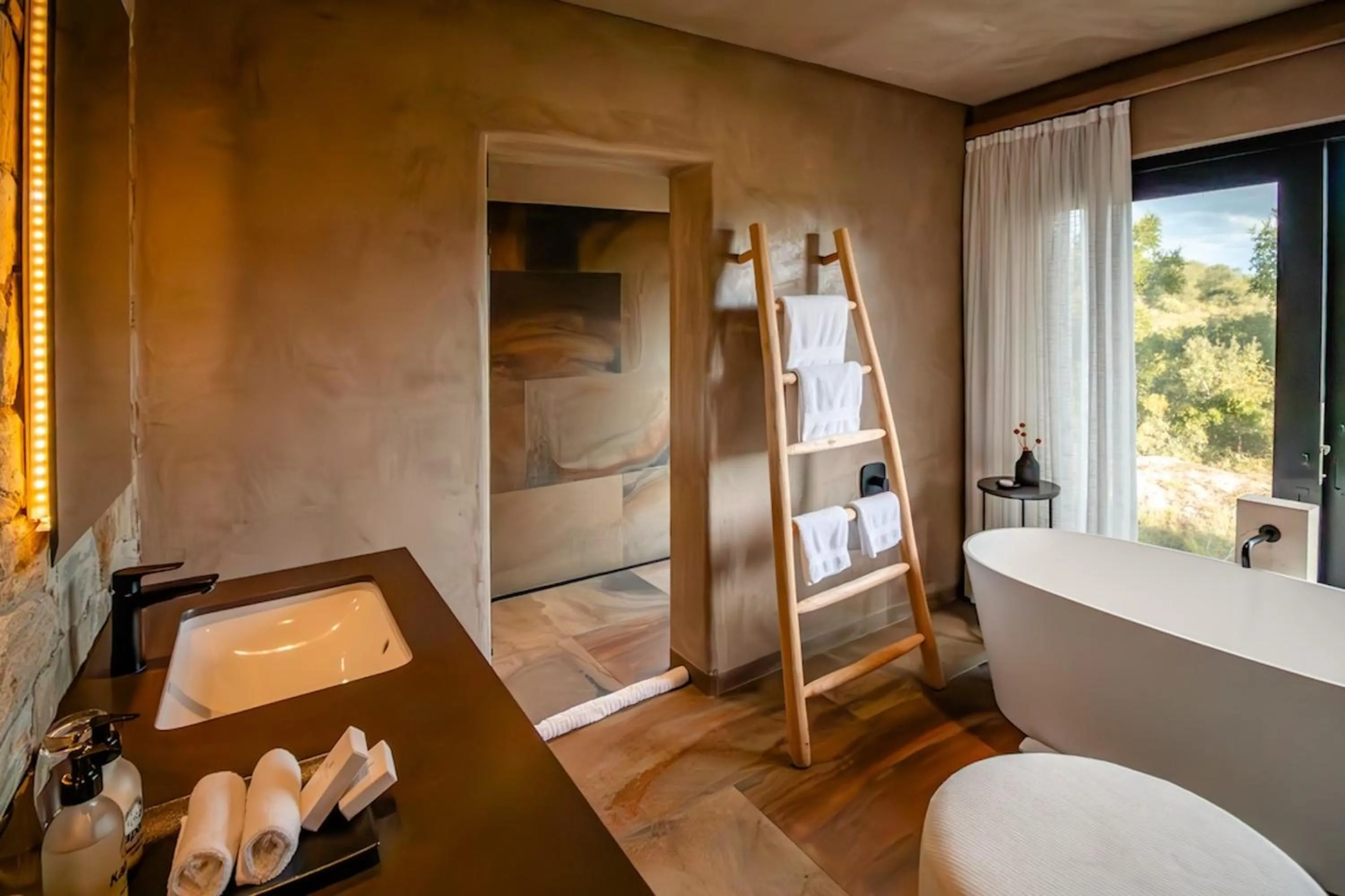 Bathroom, Bed in Kapama River Lodge