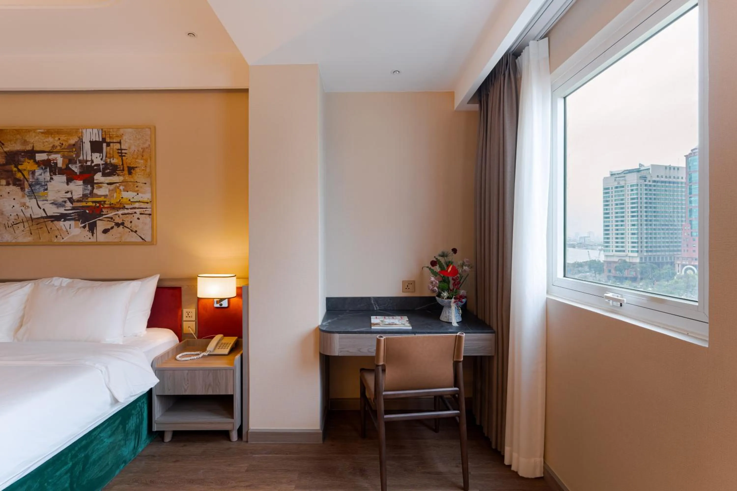 Deluxe Double City View, Free Afternoon Tea in NiK Hotel Thi Sach
