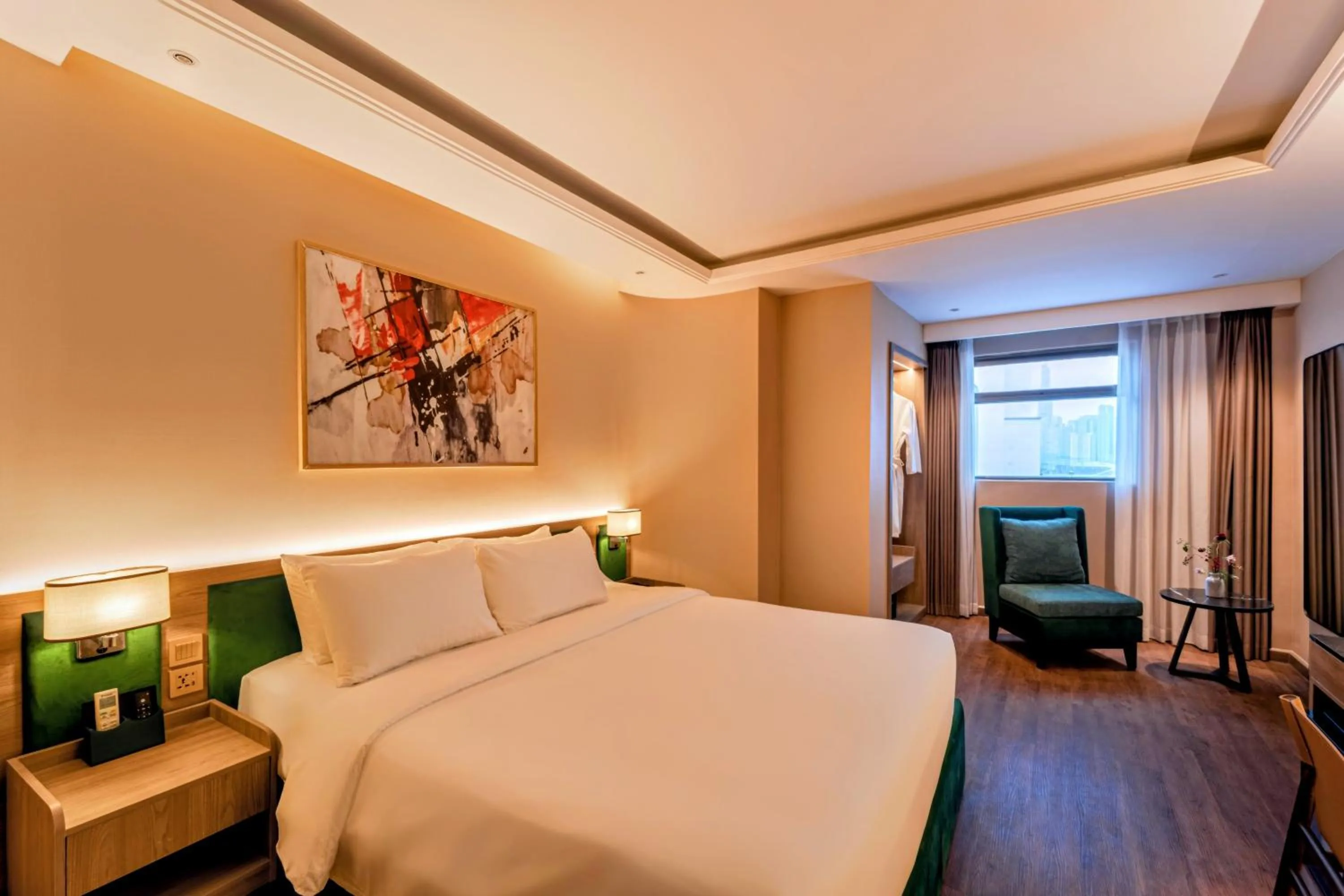 Premier Bathtub City View, Free Afternoon Tea in NiK Hotel Thi Sach