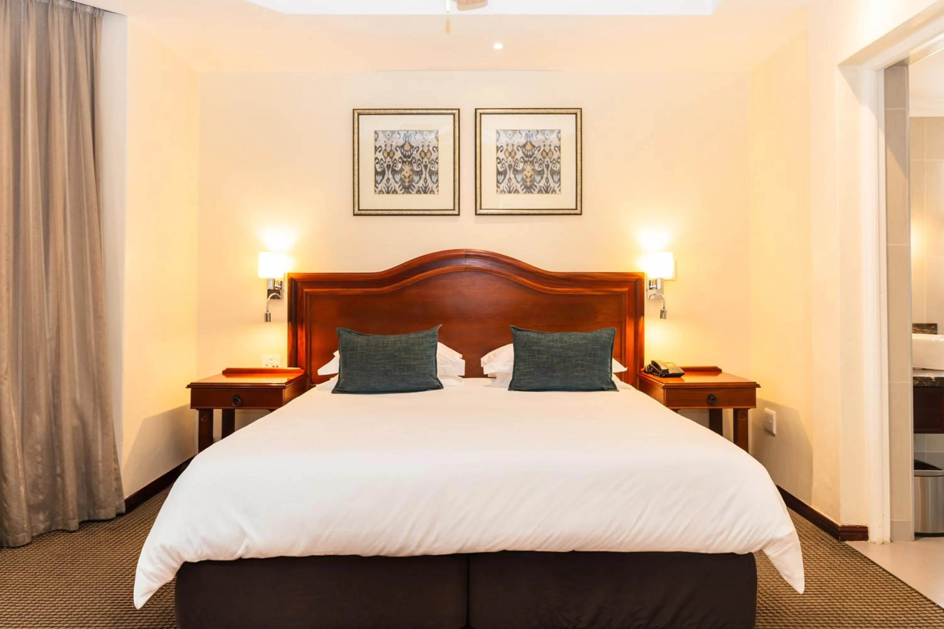 Bed in Premier Hotel Regent