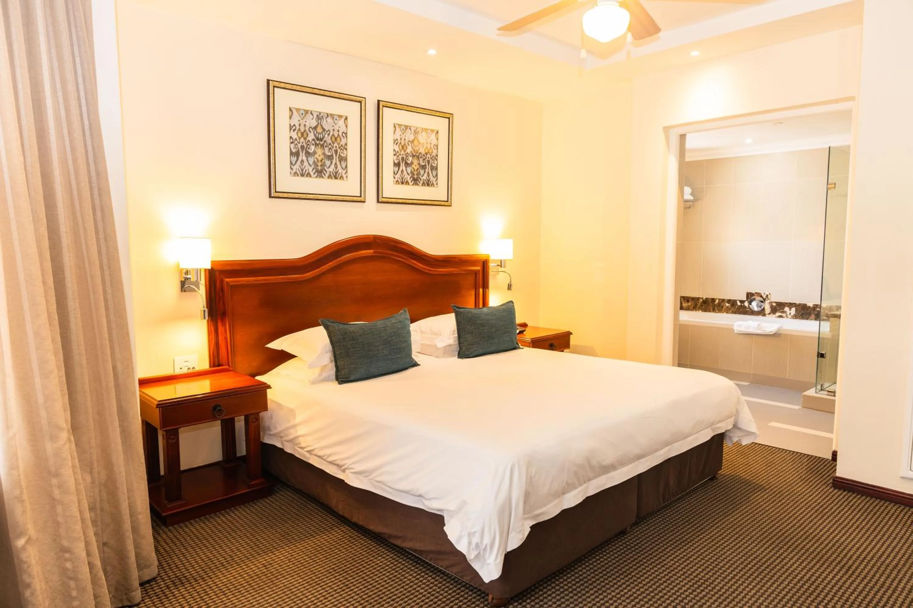 Bed in Premier Hotel Regent
