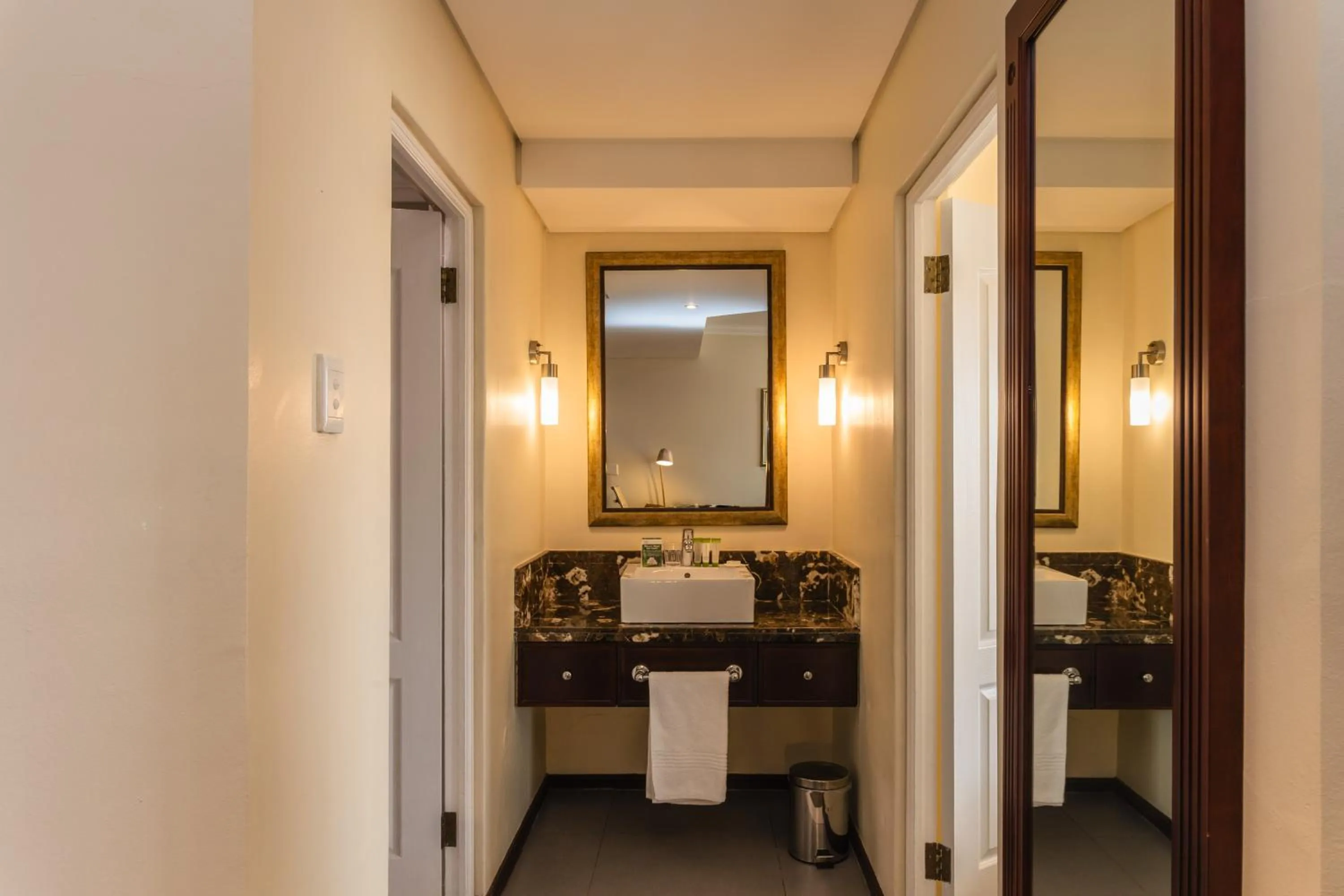 Bathroom in Premier Hotel Regent