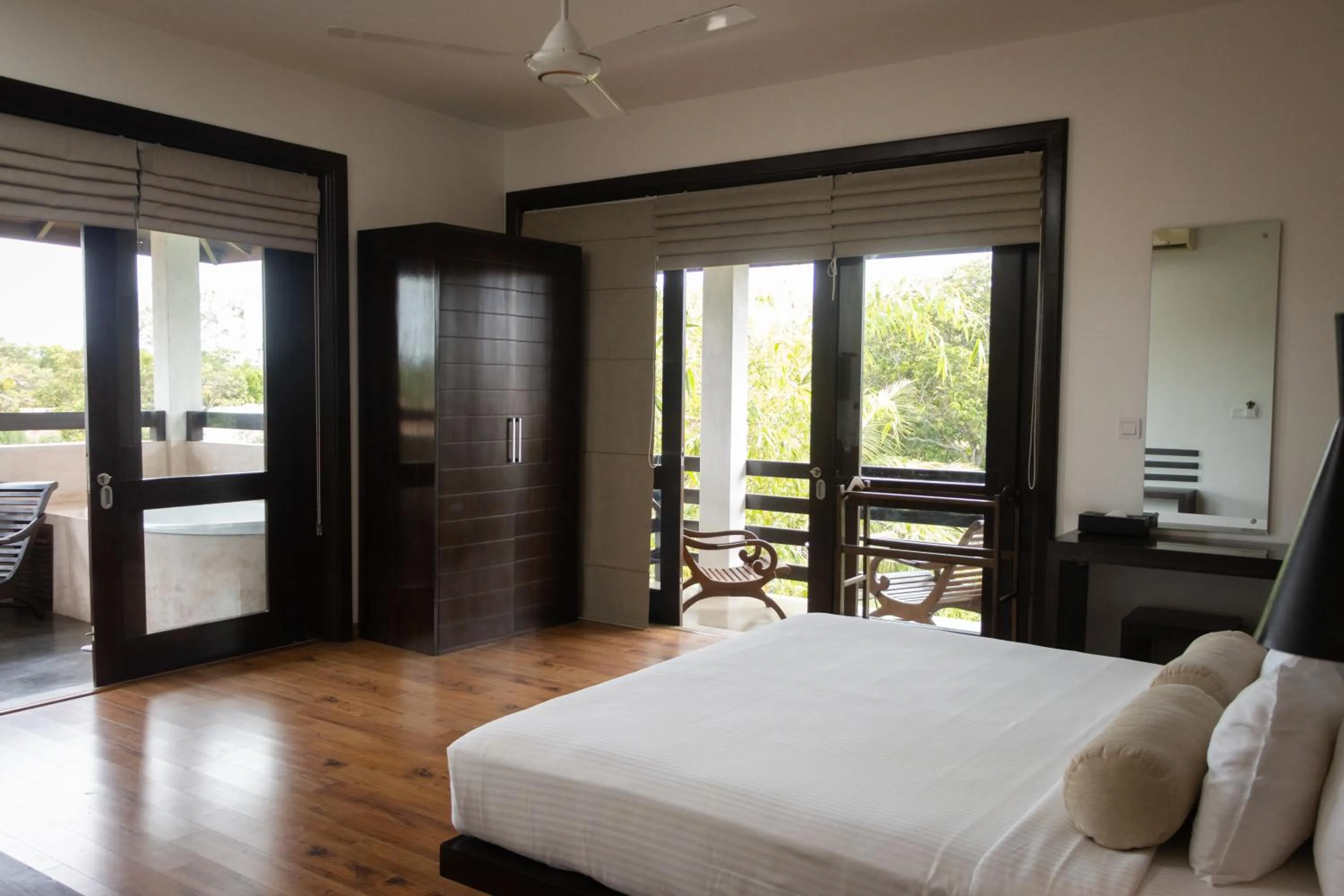 Bed in Terrace Green Hotel and Spa - Free Airport Shuttle Service