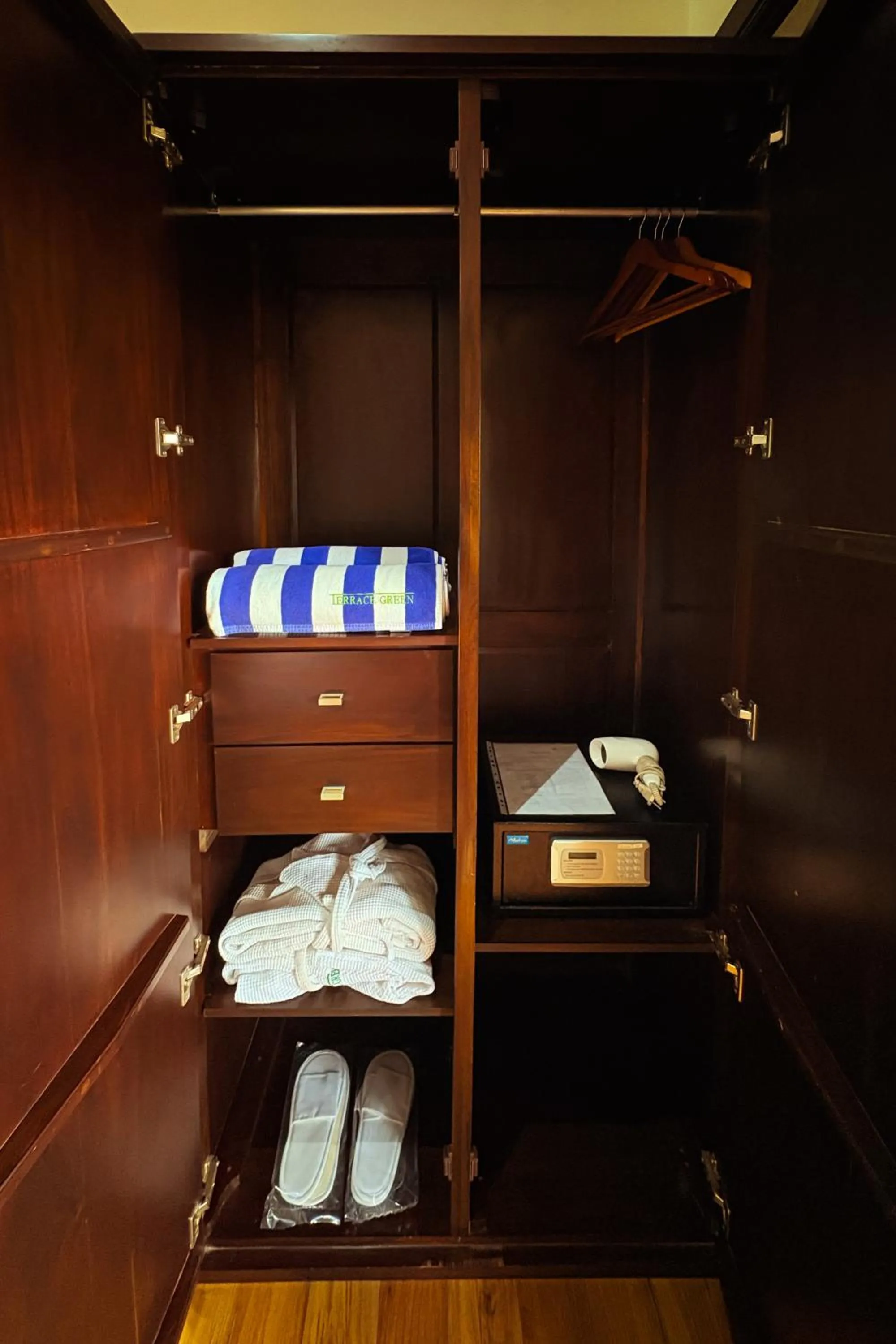 wardrobe in Terrace Green Hotel and Spa - Free Airport Shuttle Service