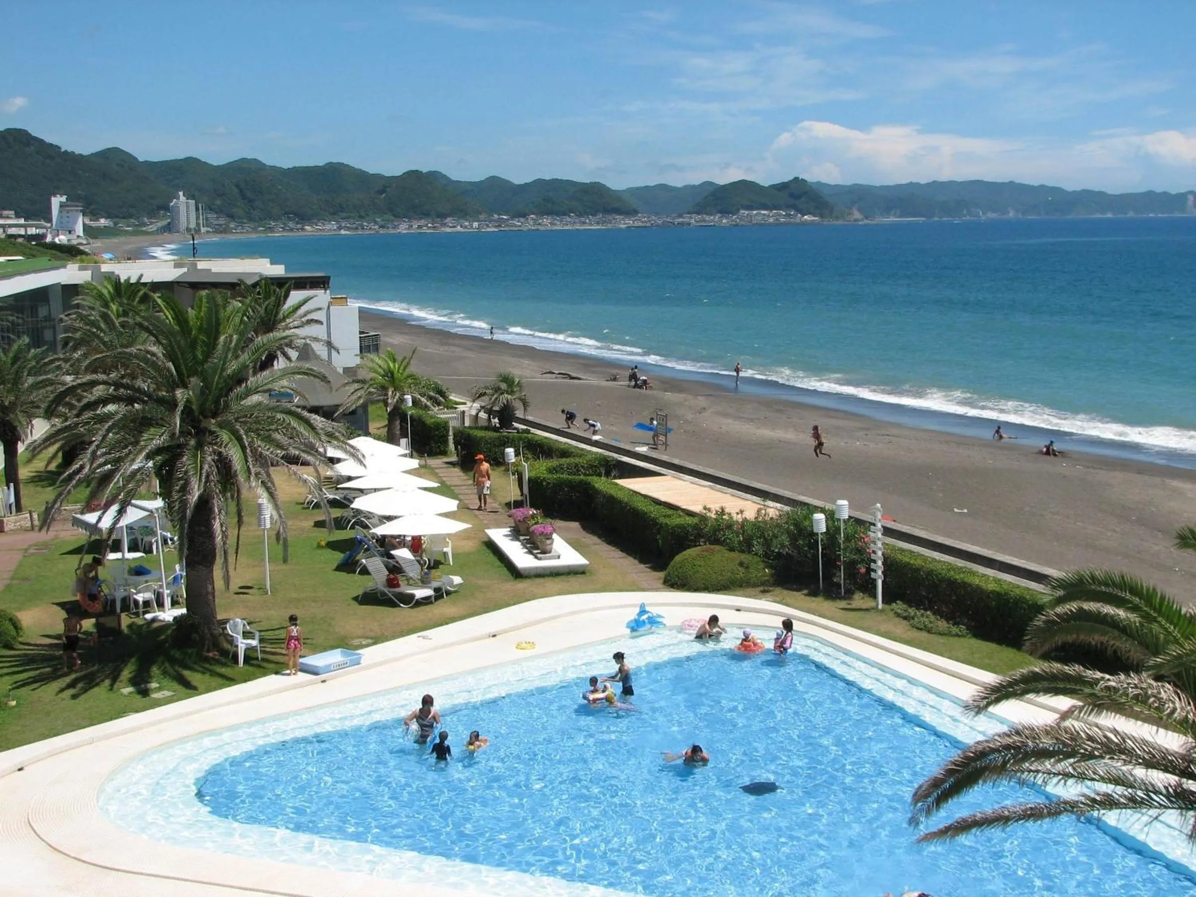 Swimming pool in Kamogawa Grand Hotel