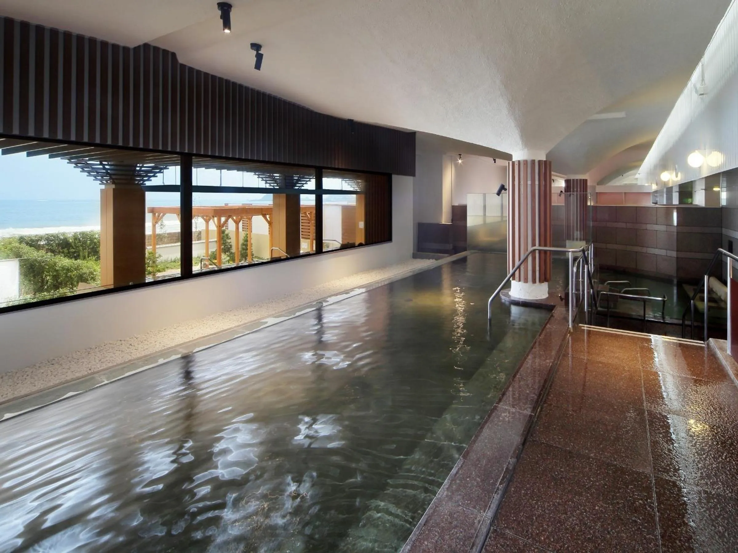 Hot Spring Bath in Kamogawa Grand Hotel