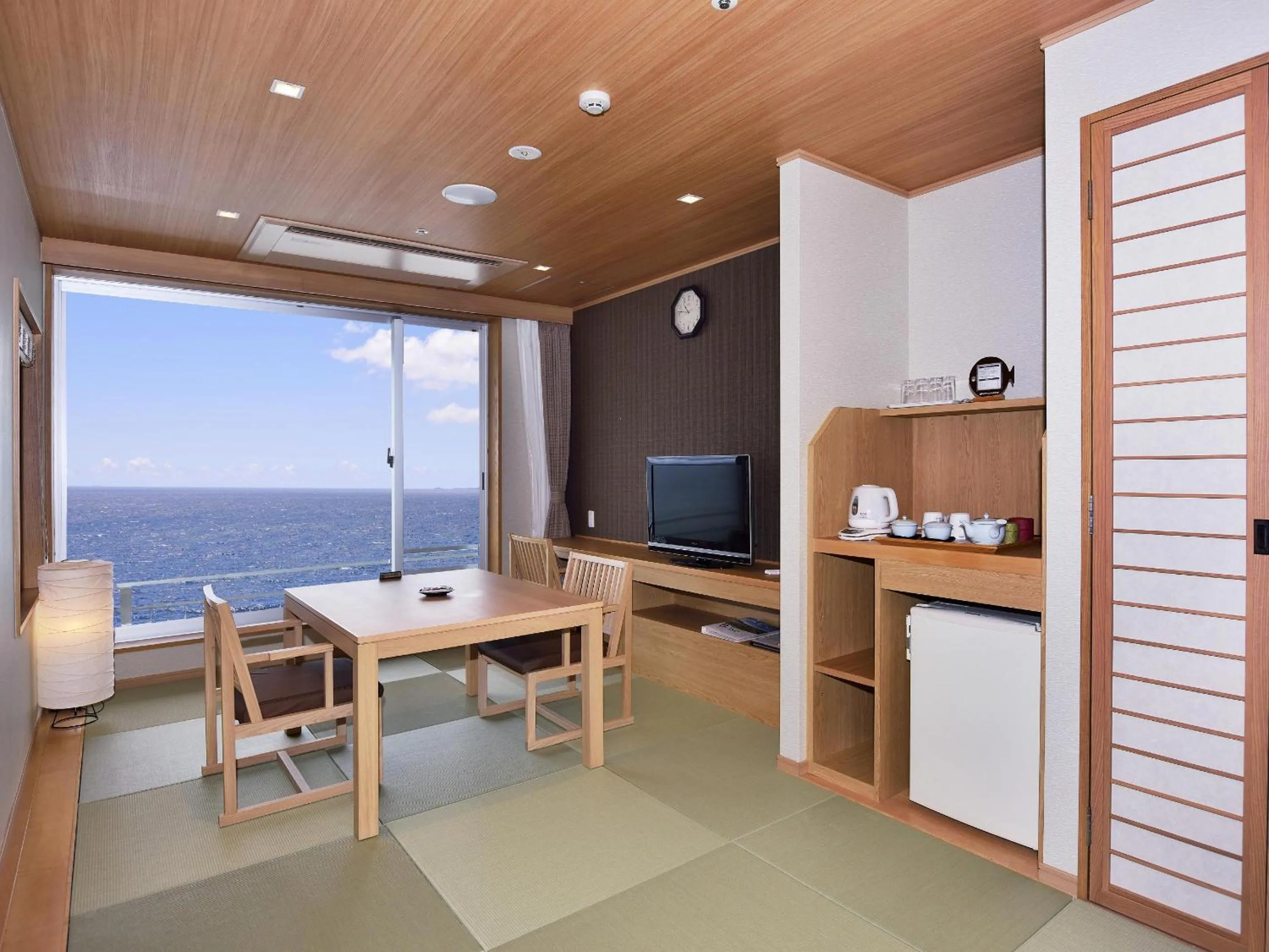 Kamogawa Grand Hotel