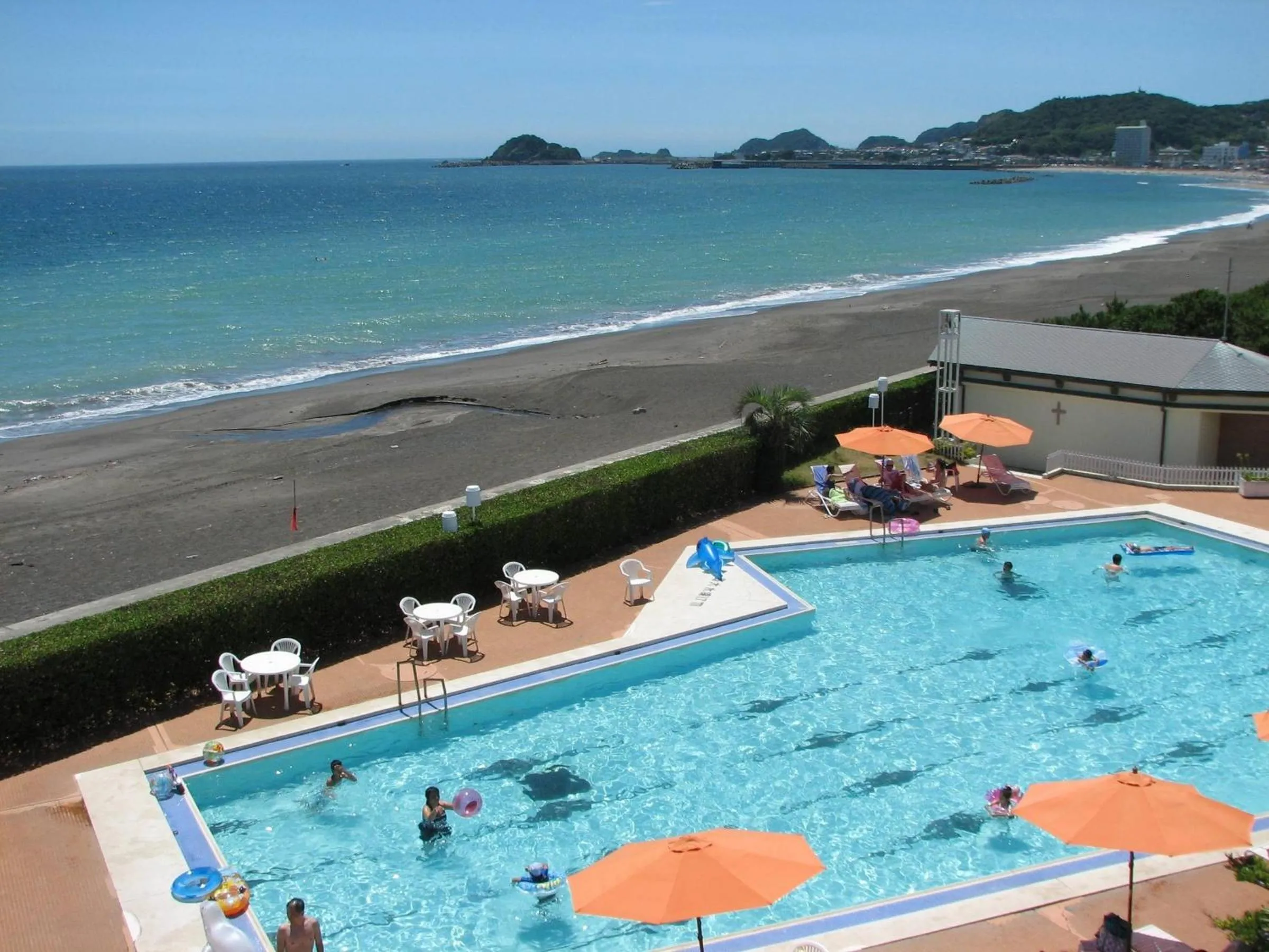 Swimming pool in Kamogawa Grand Hotel