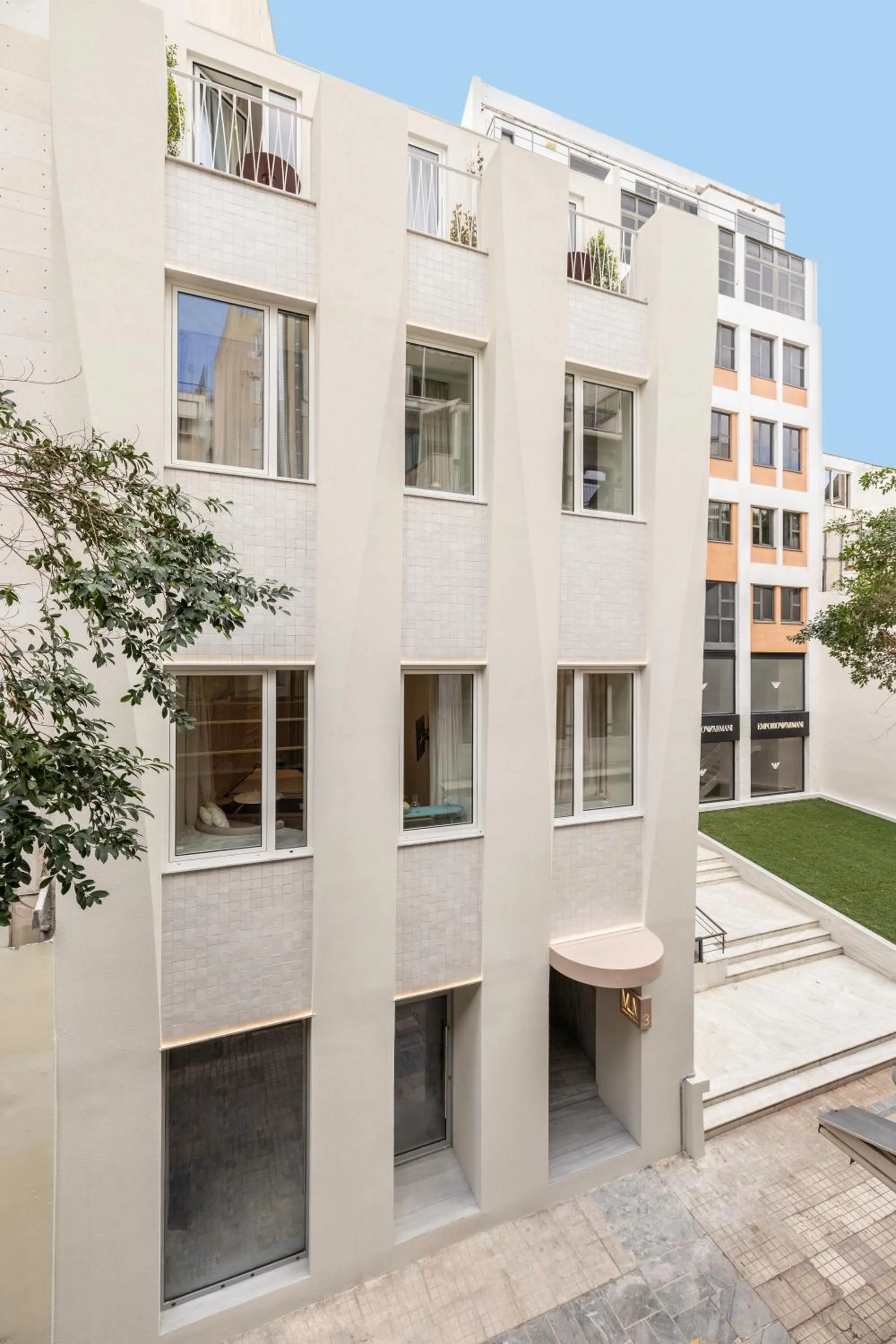 Property building in Milioni by Oniro